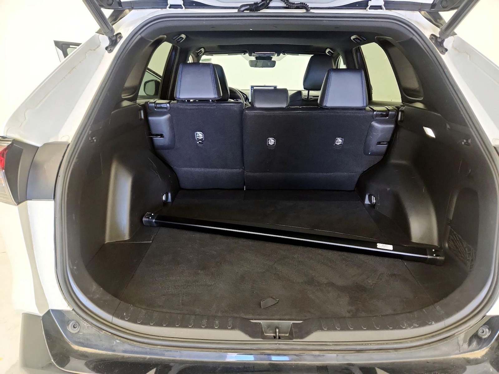 2022 Toyota RAV4 XSE - Photo 18