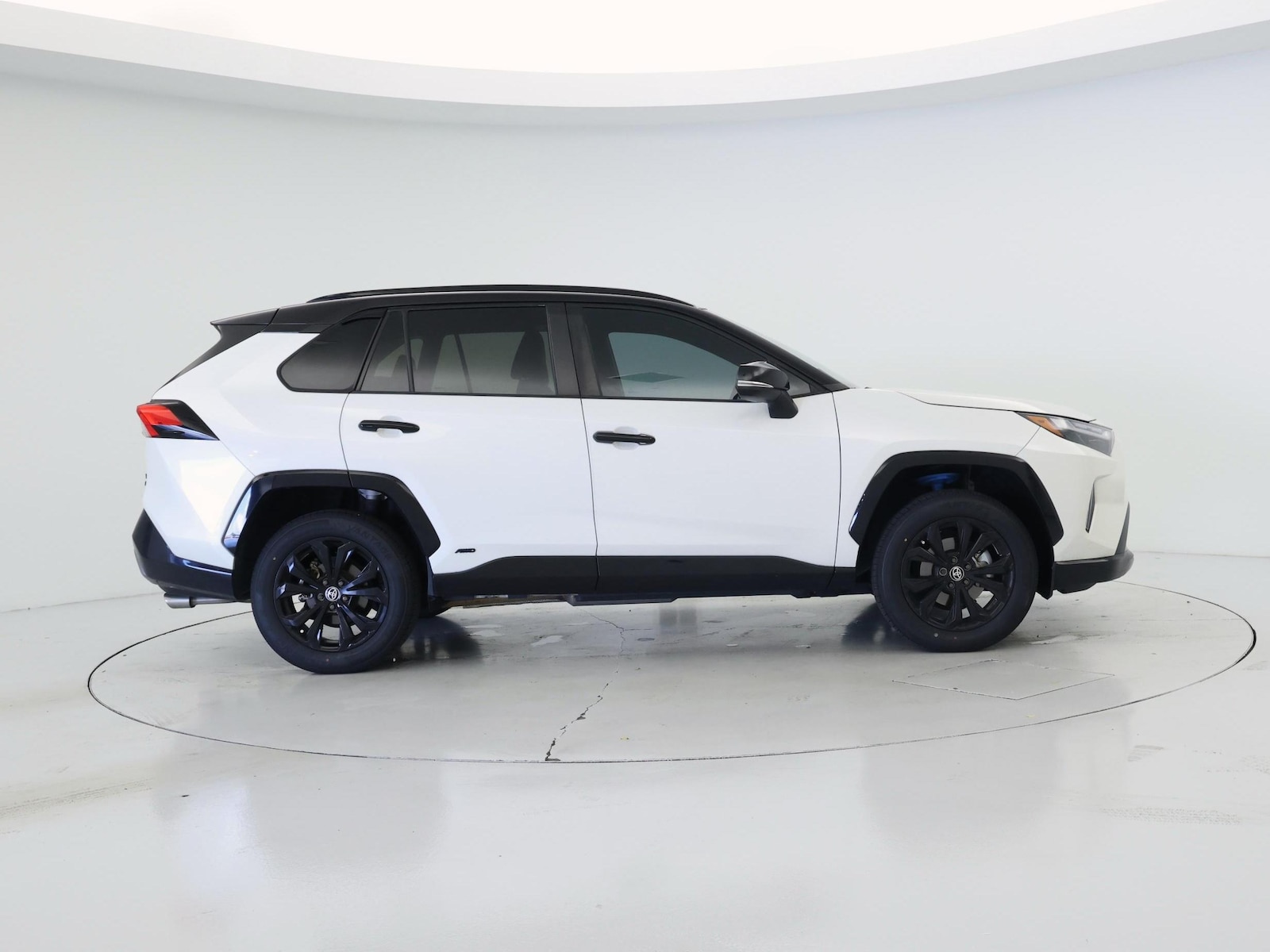 2022 Toyota RAV4 XSE - Photo 8