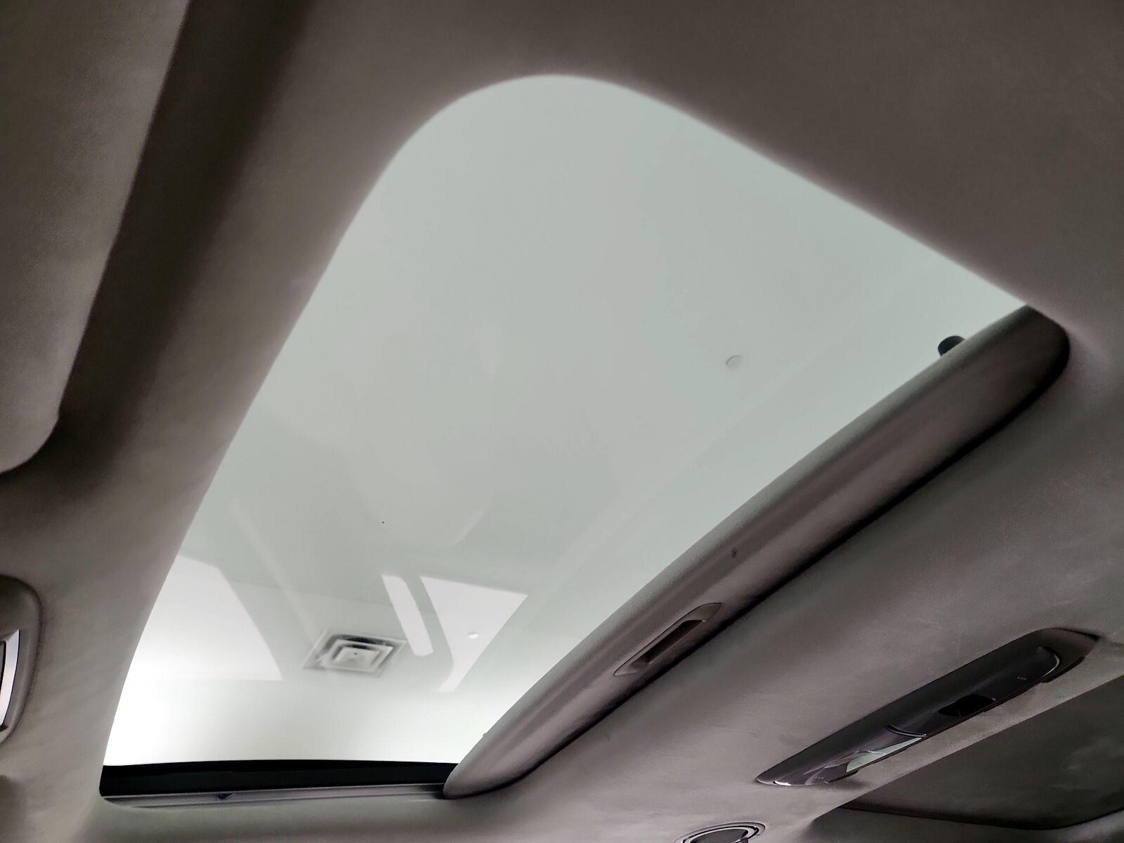 Sunroof(s) & Skylight(s)