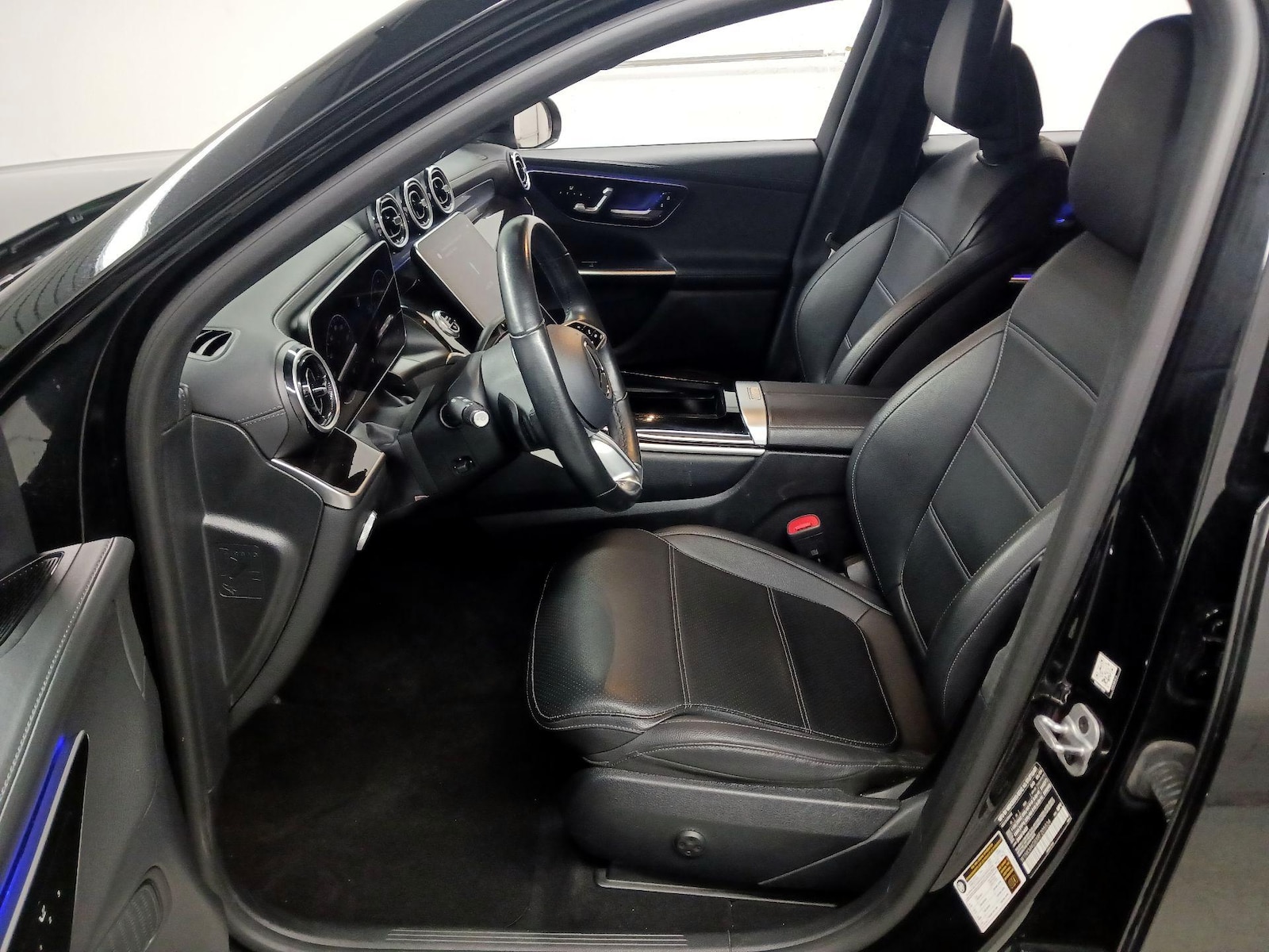 2024 Mercedes-Benz GLC GLC300 - Photo 12