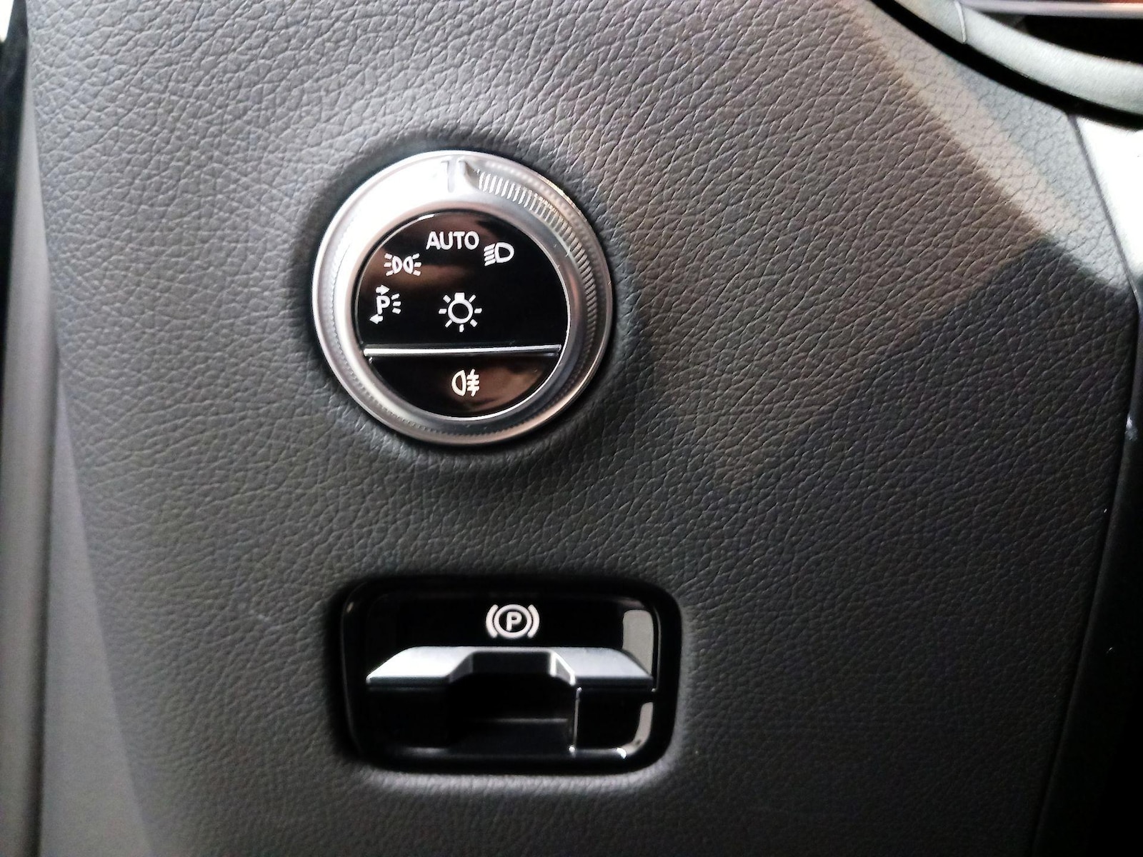 2024 Mercedes-Benz GLC GLC300 - Photo 14