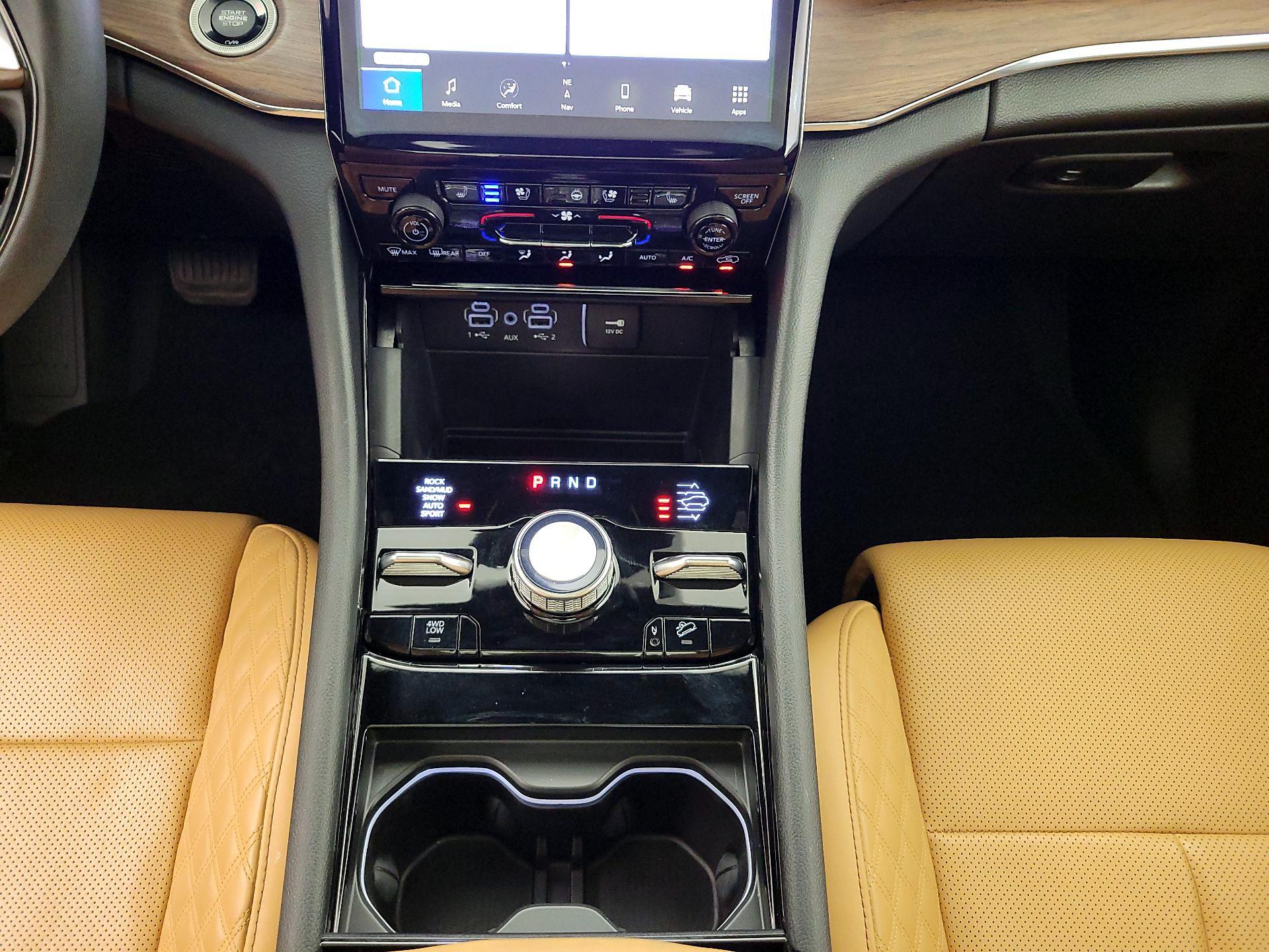 Thumbnail: 2023 Jeep Grand Cherokee - 18