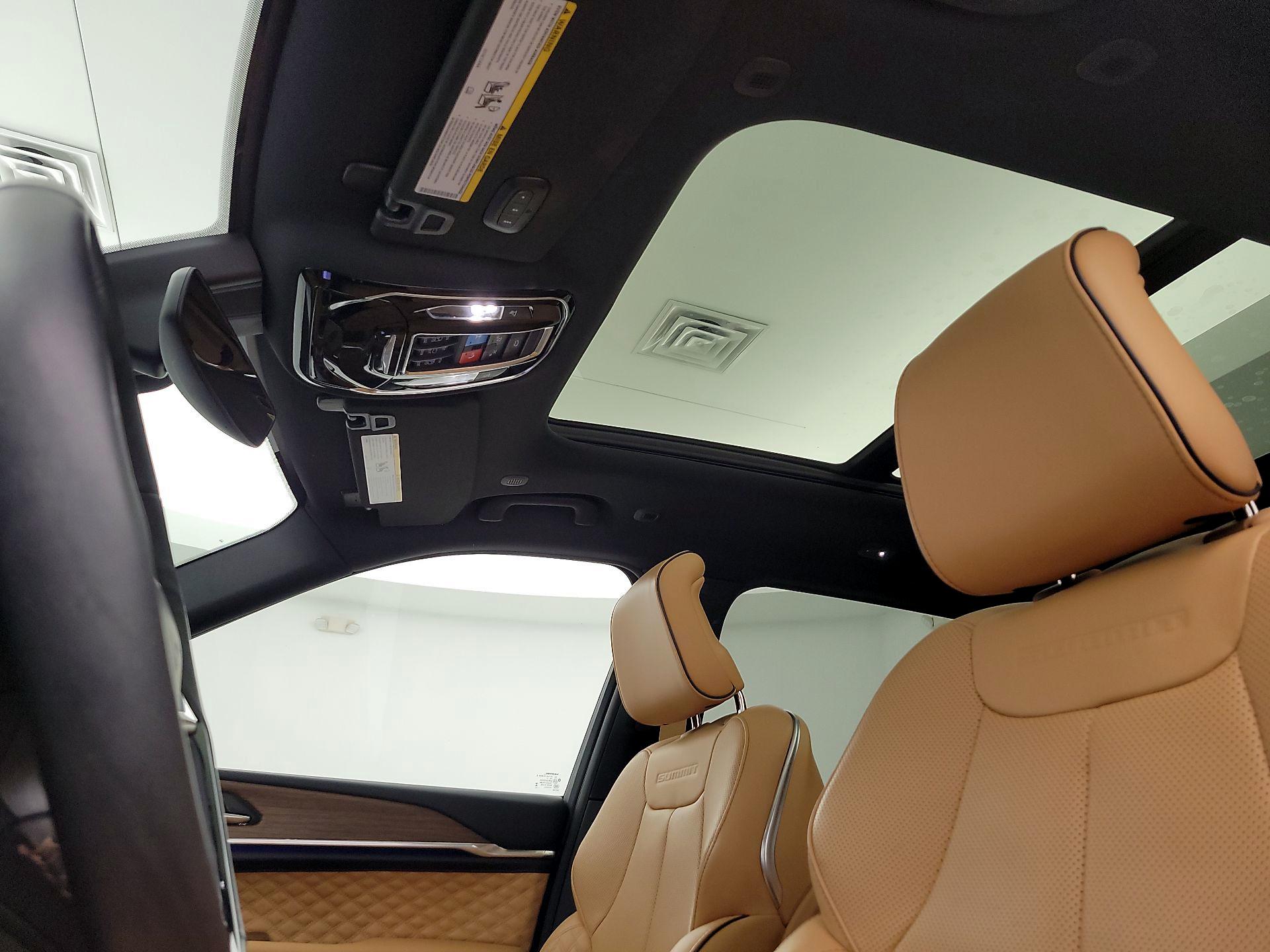 Thumbnail: 2023 Jeep Grand Cherokee - 20