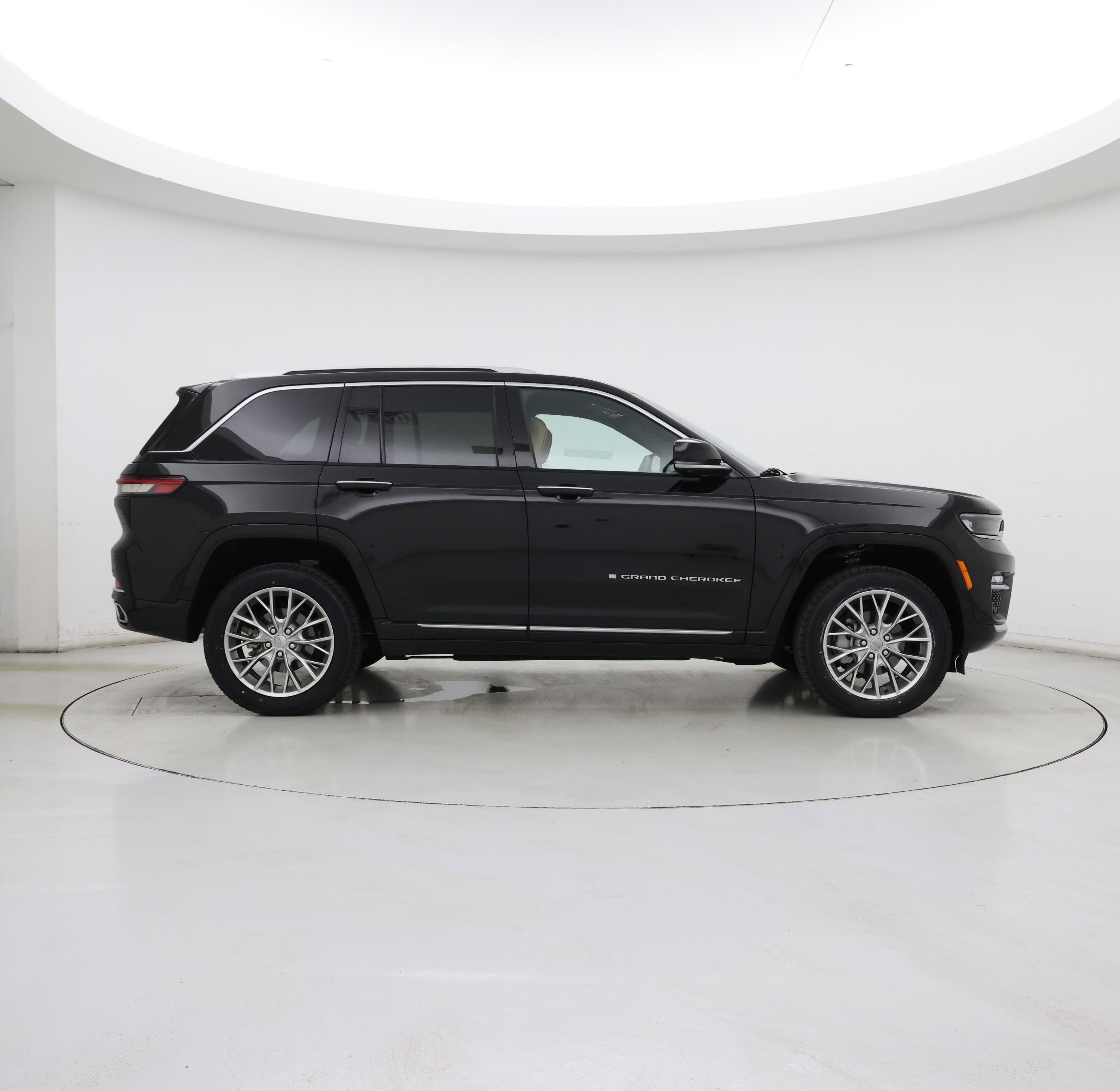 Thumbnail: 2023 Jeep Grand Cherokee - 7