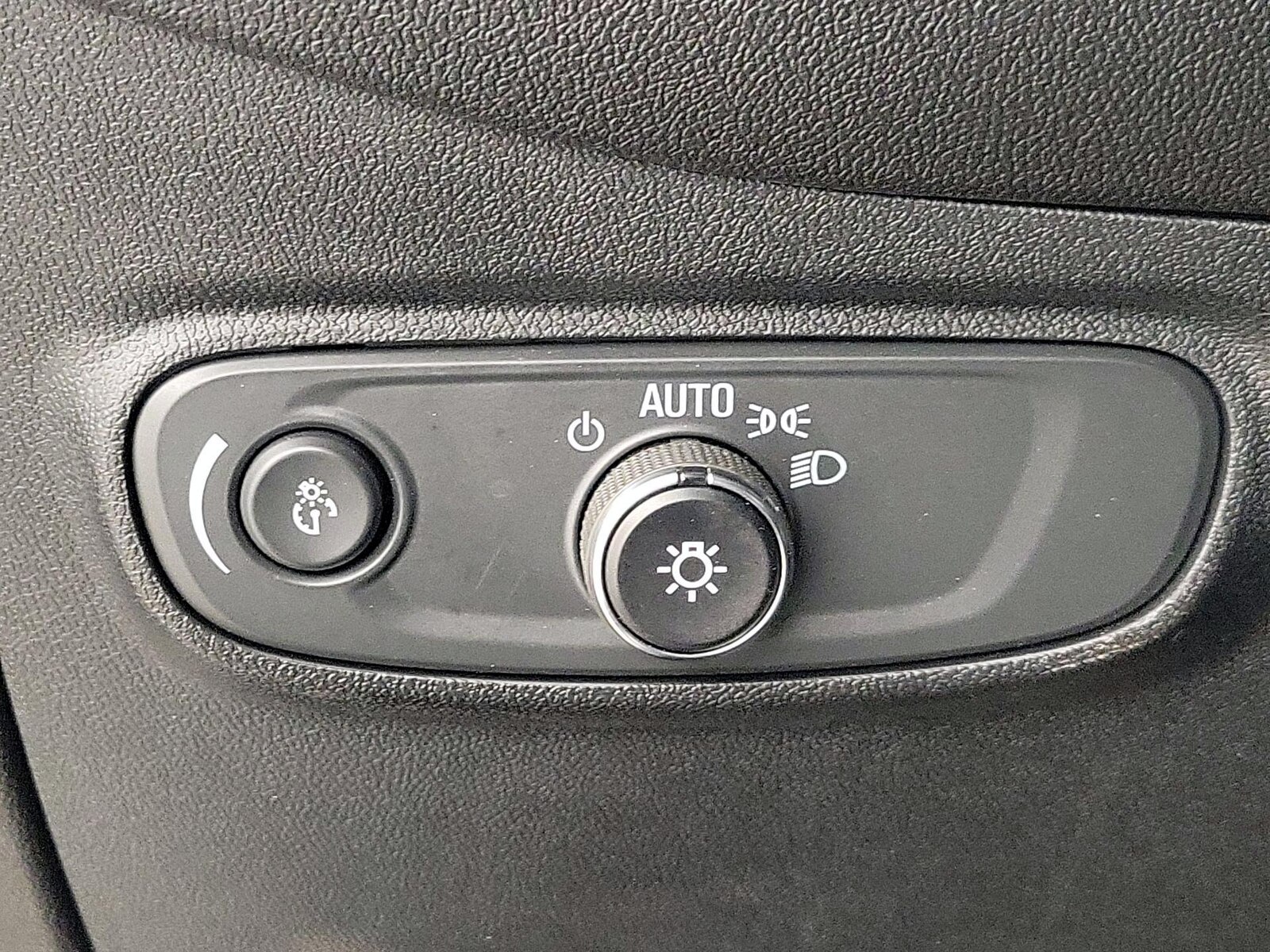 2024 Chevrolet Equinox LS - Photo 14