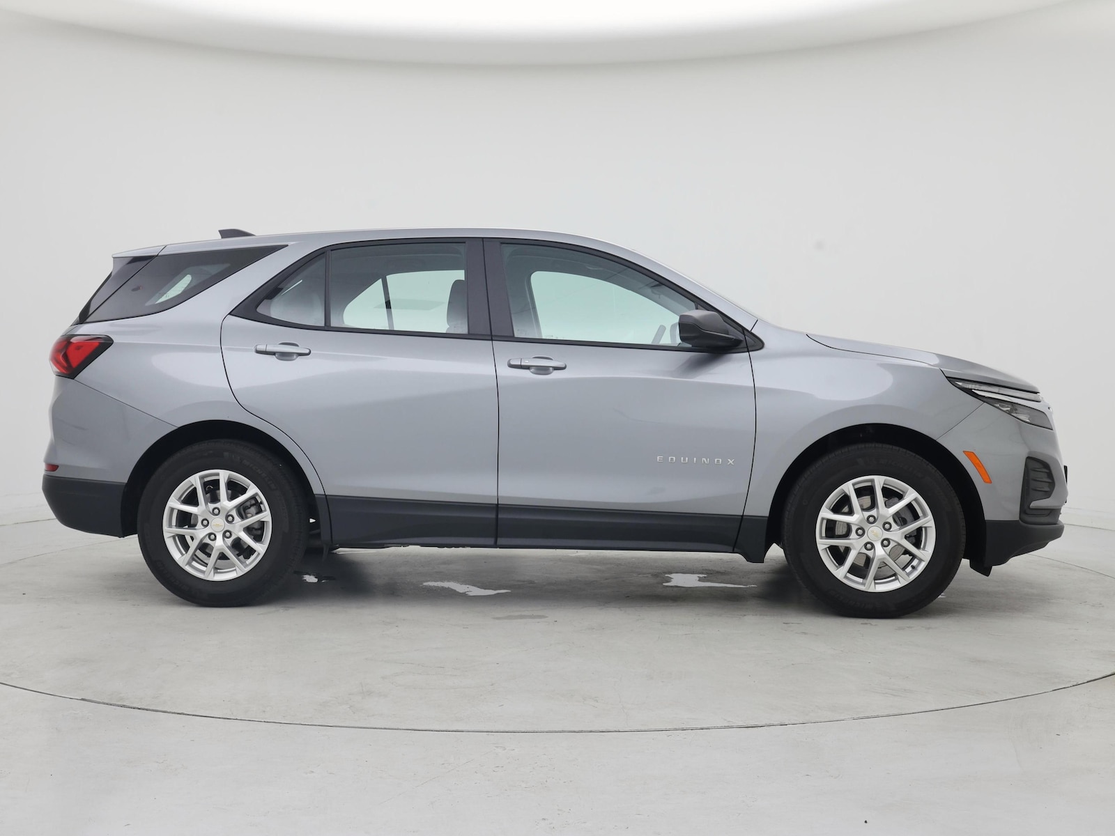 2024 Chevrolet Equinox LS - Photo 8