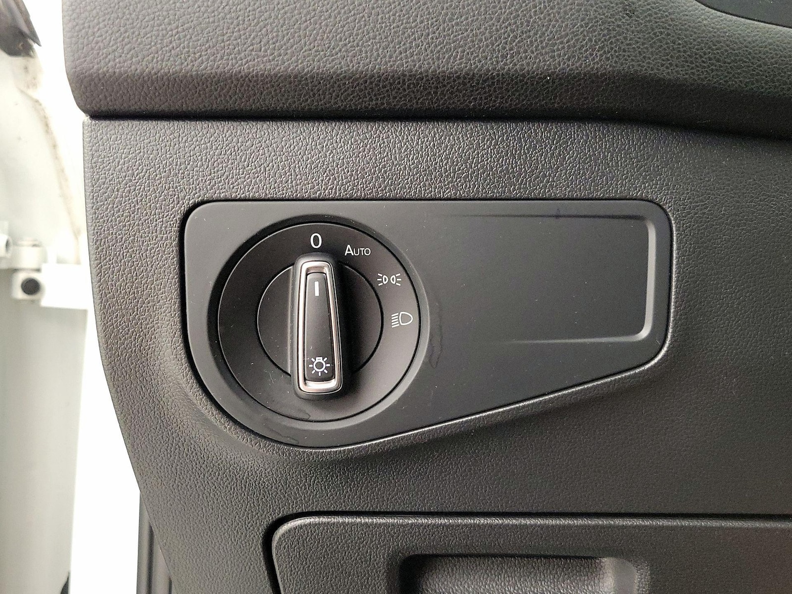 2023 Volkswagen Tiguan SE - Photo 14