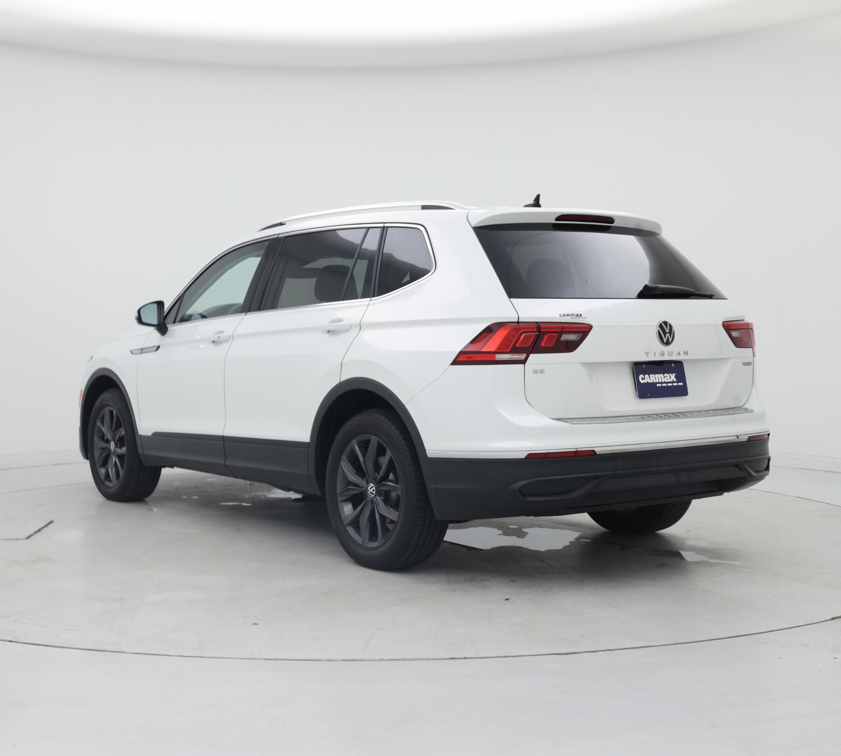 Thumbnail: 2023 Volkswagen Tiguan - 2