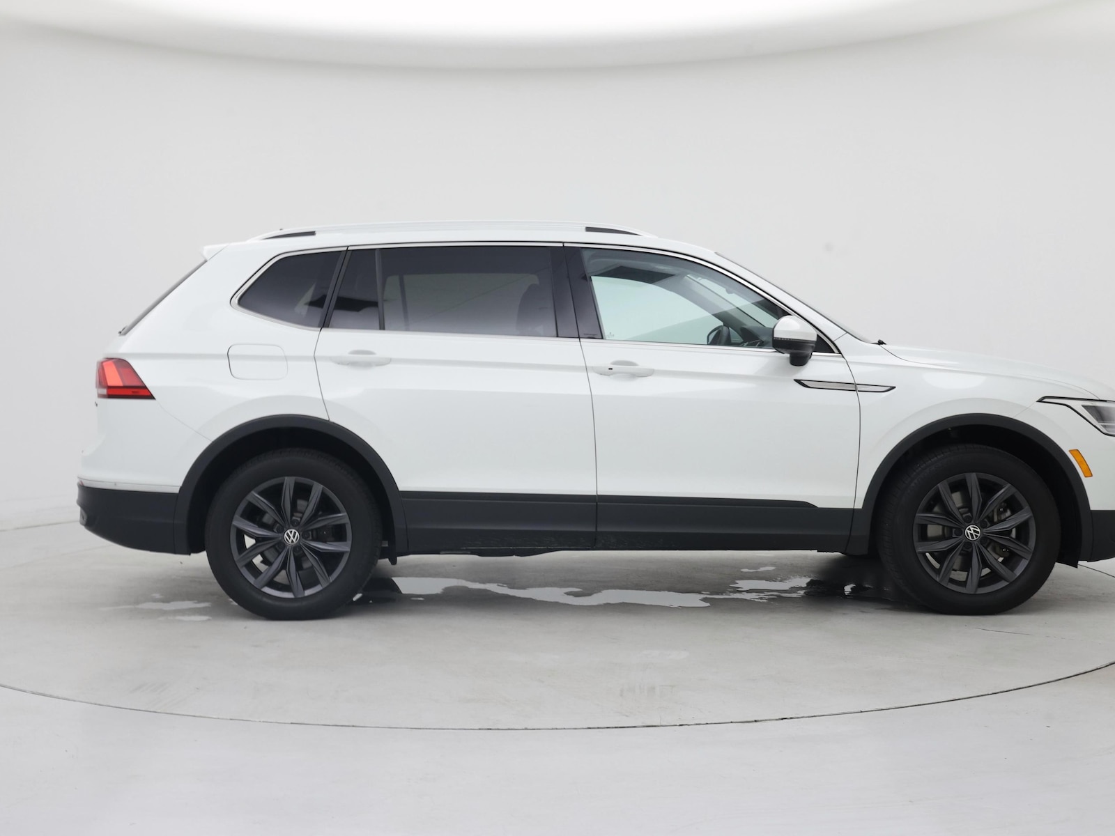 2023 Volkswagen Tiguan SE - Photo 8