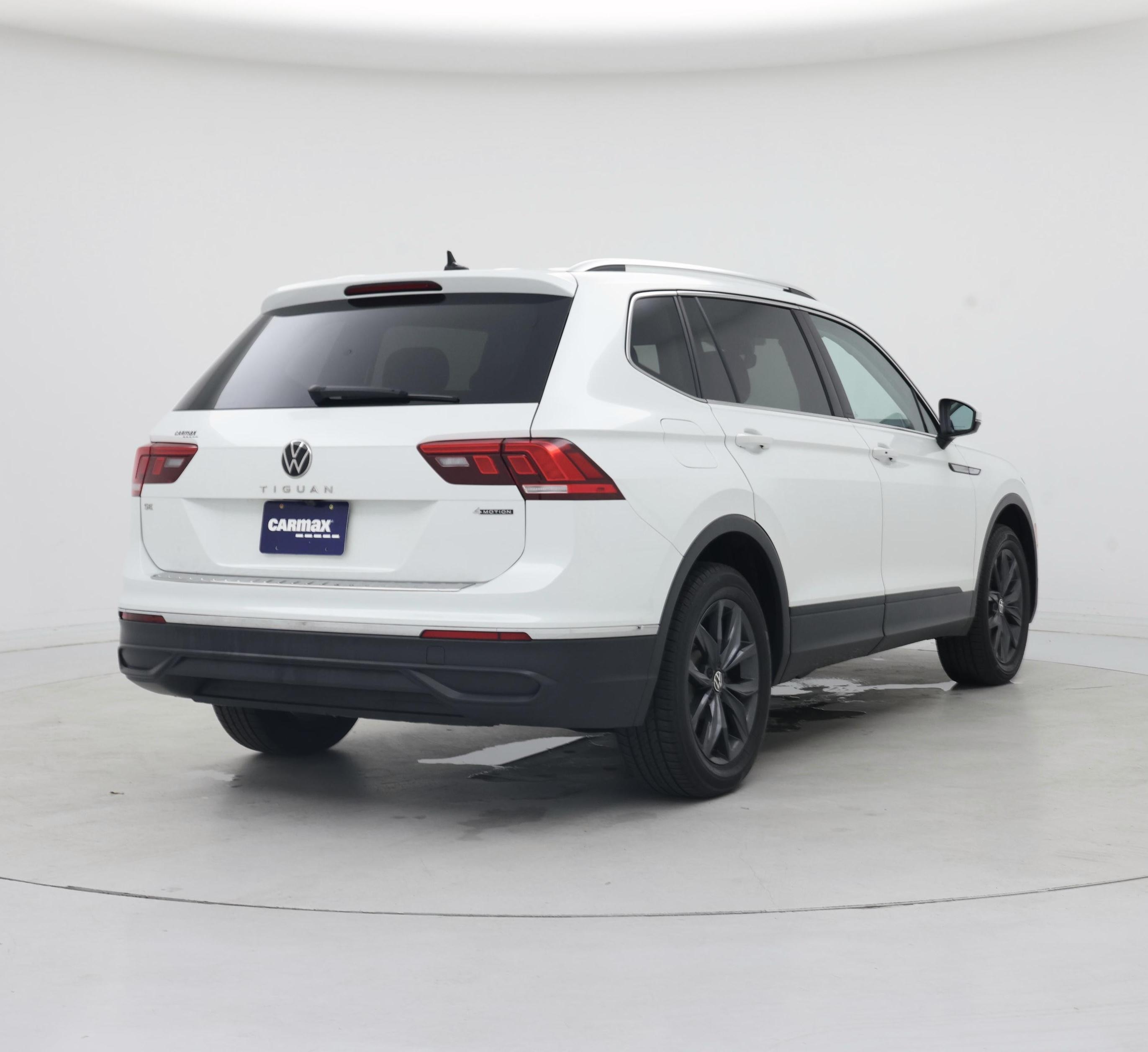 Thumbnail: 2023 Volkswagen Tiguan - 8