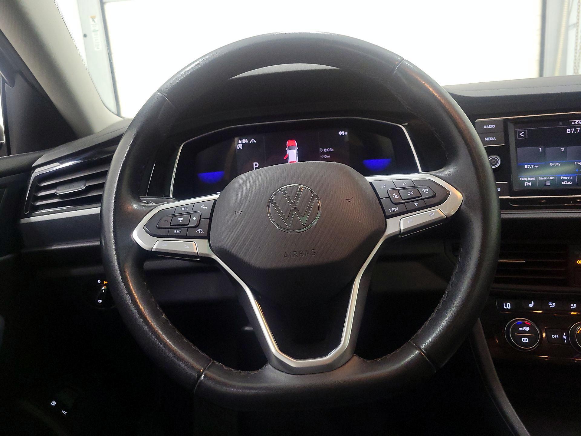 Thumbnail: 2024 Volkswagen Jetta - 10