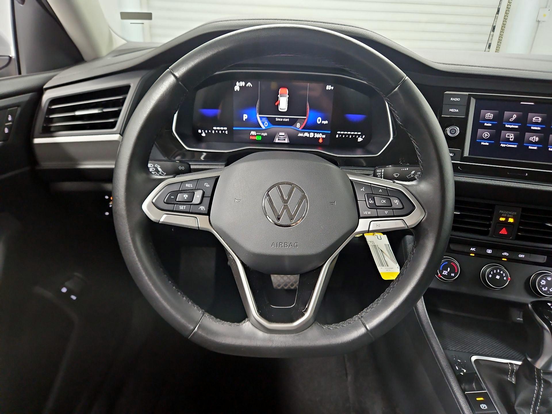 Thumbnail: 2024 Volkswagen Jetta - 10