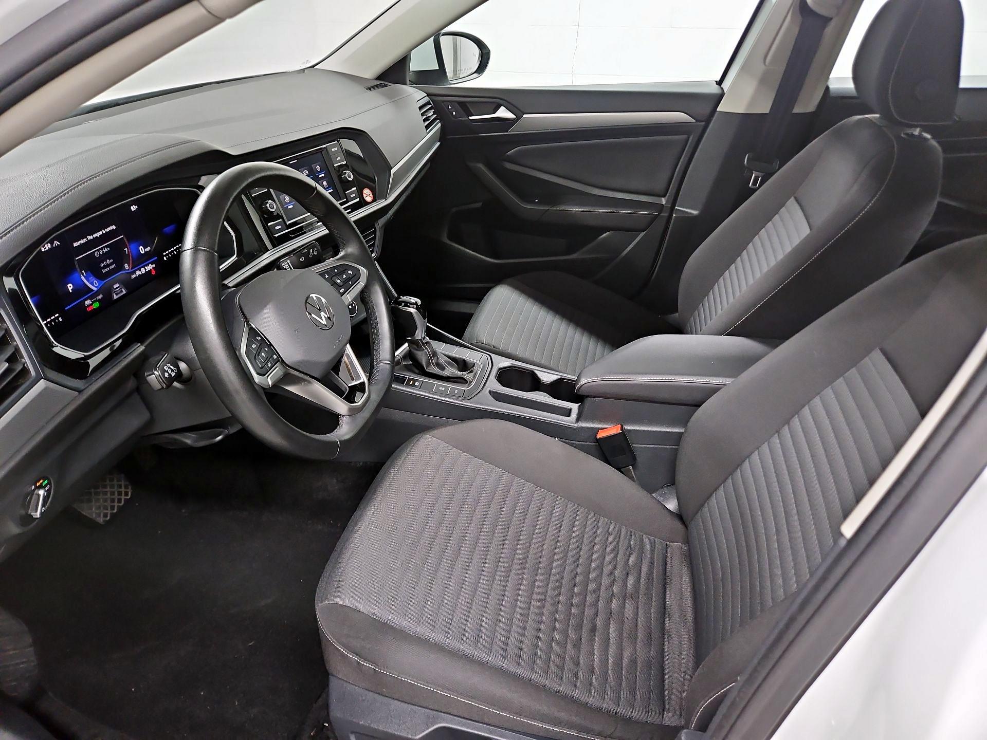 Thumbnail: 2024 Volkswagen Jetta - 11