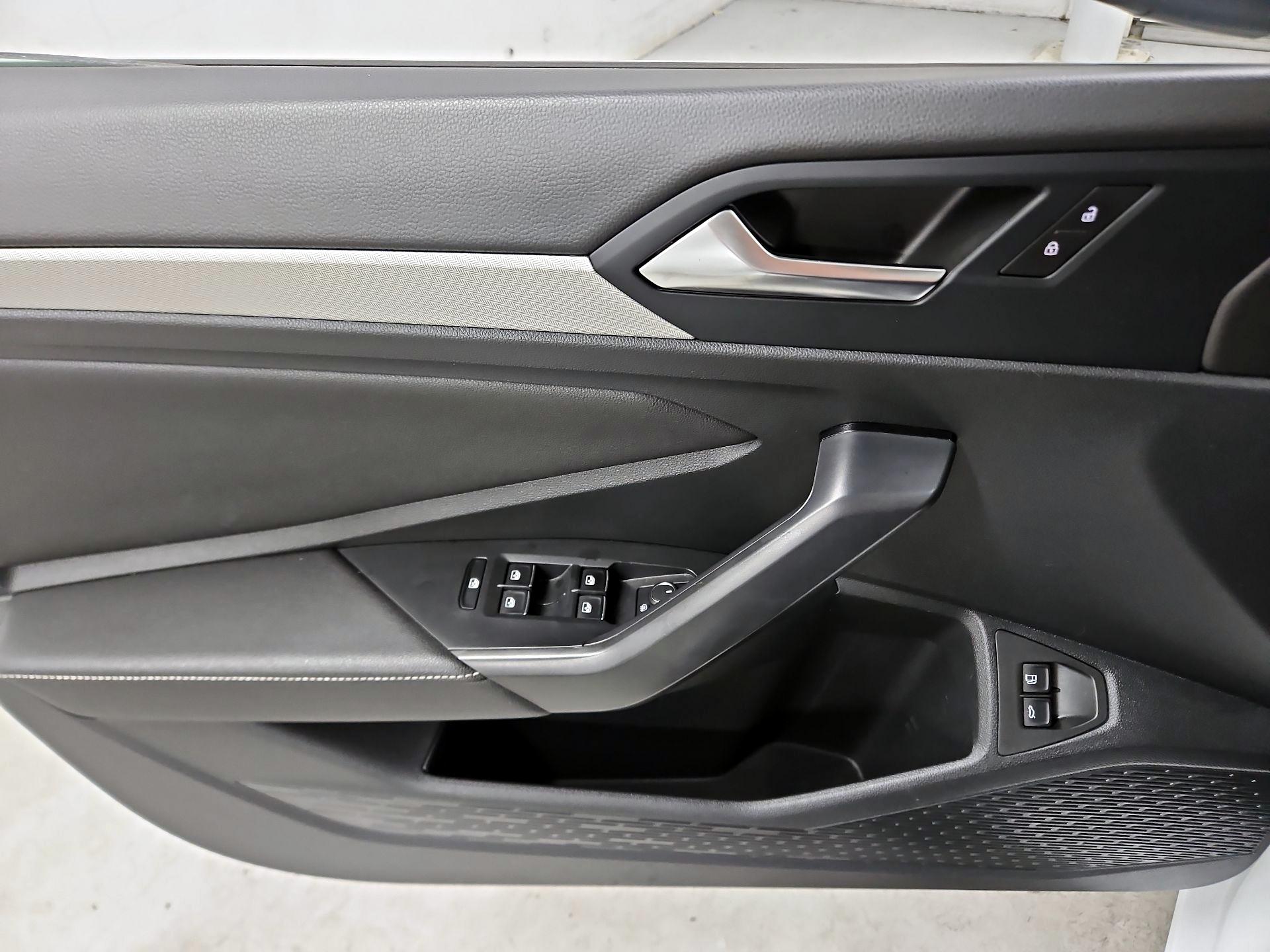 Thumbnail: 2024 Volkswagen Jetta - 12