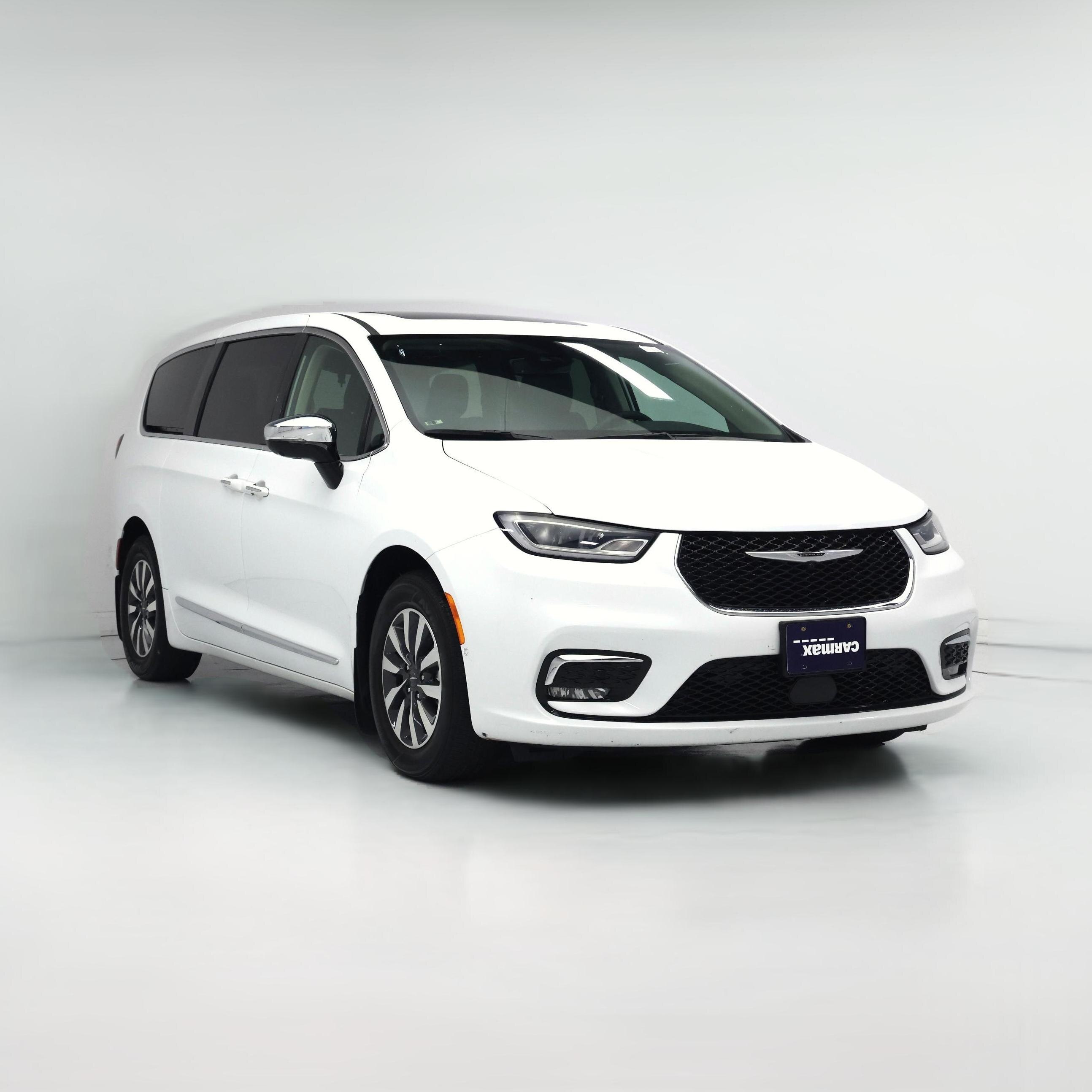 Thumbnail: 2023 Chrysler Pacifica - 1