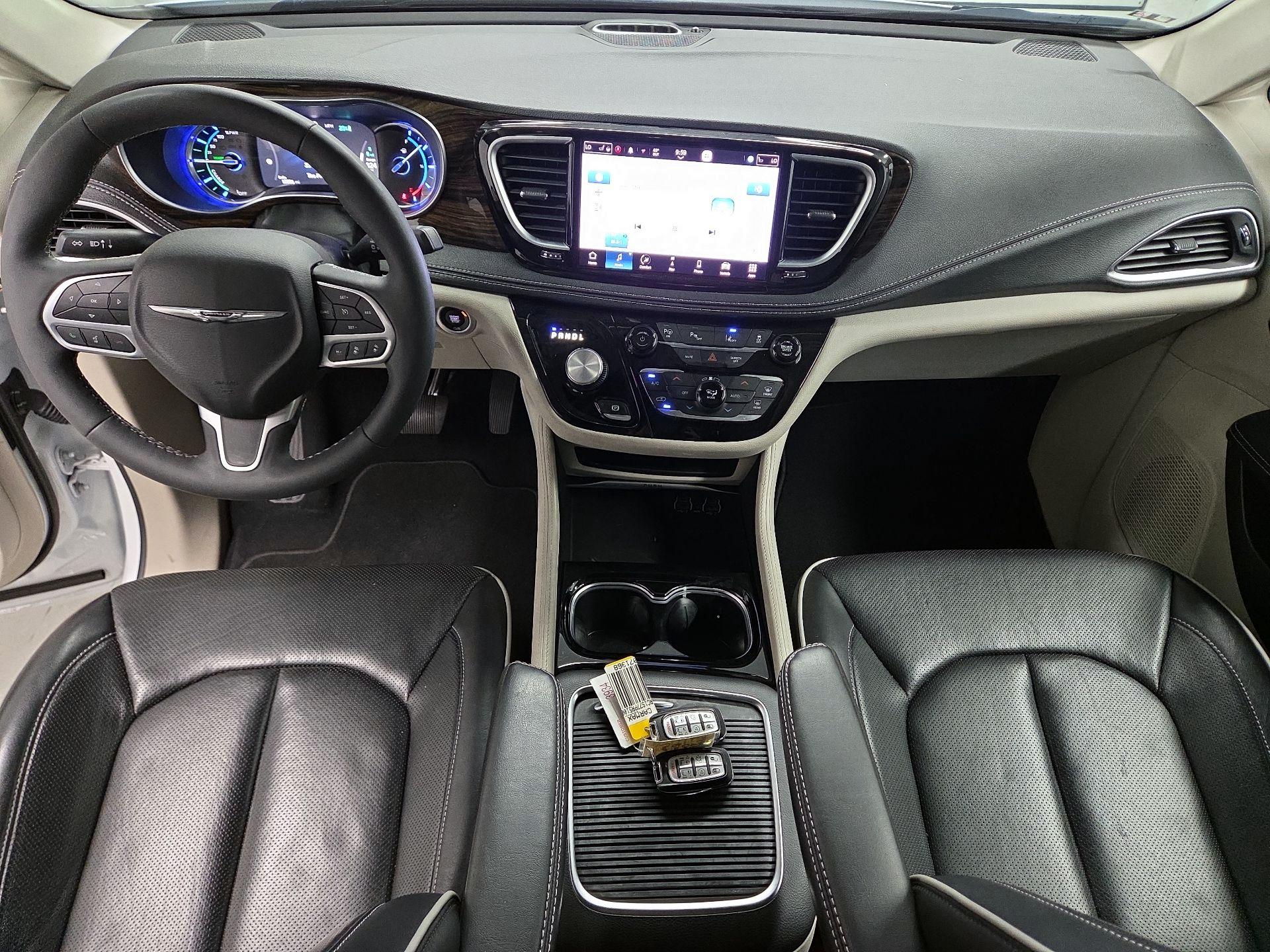 Thumbnail: 2023 Chrysler Pacifica - 9