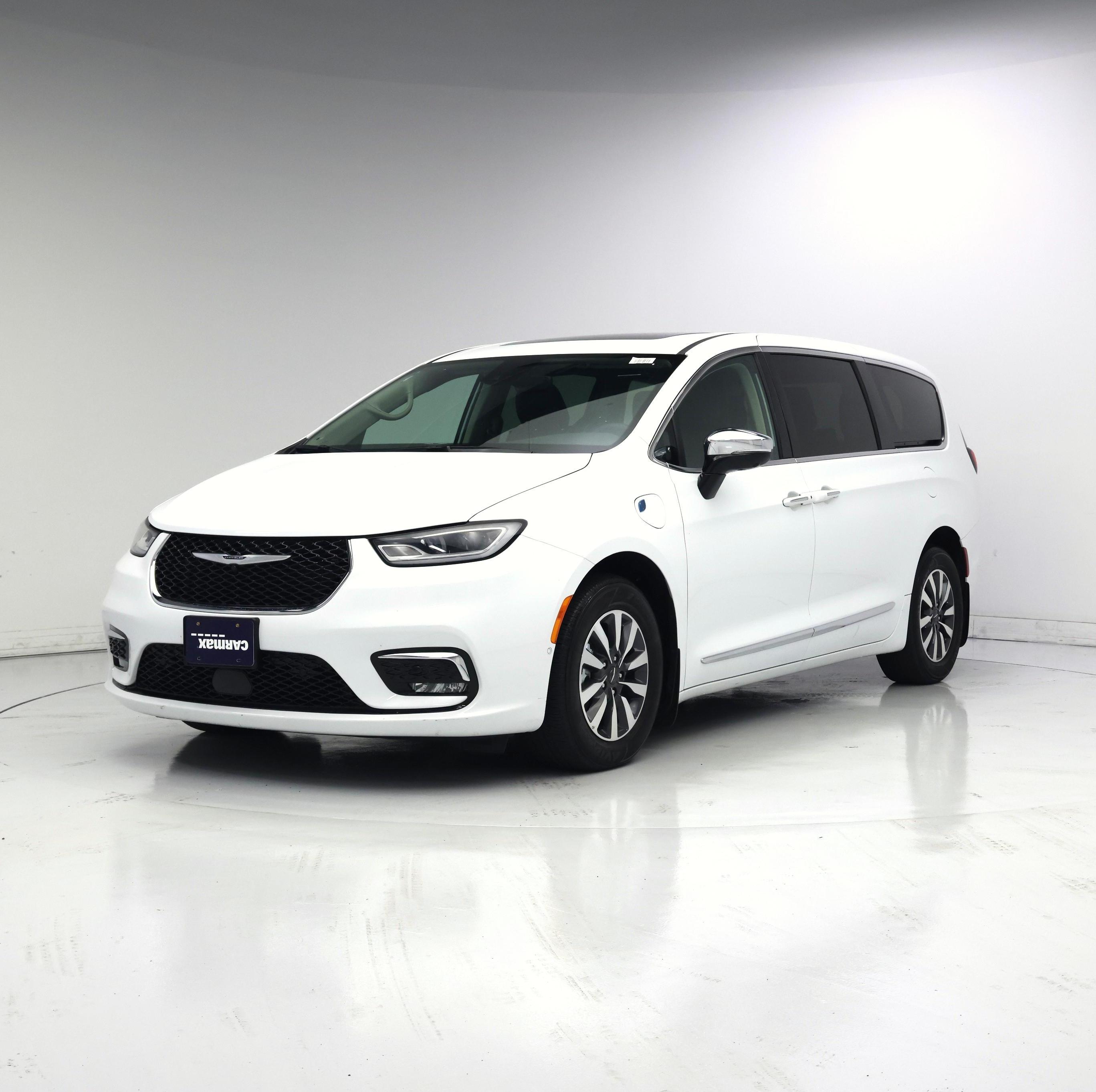 Thumbnail: 2023 Chrysler Pacifica - 4