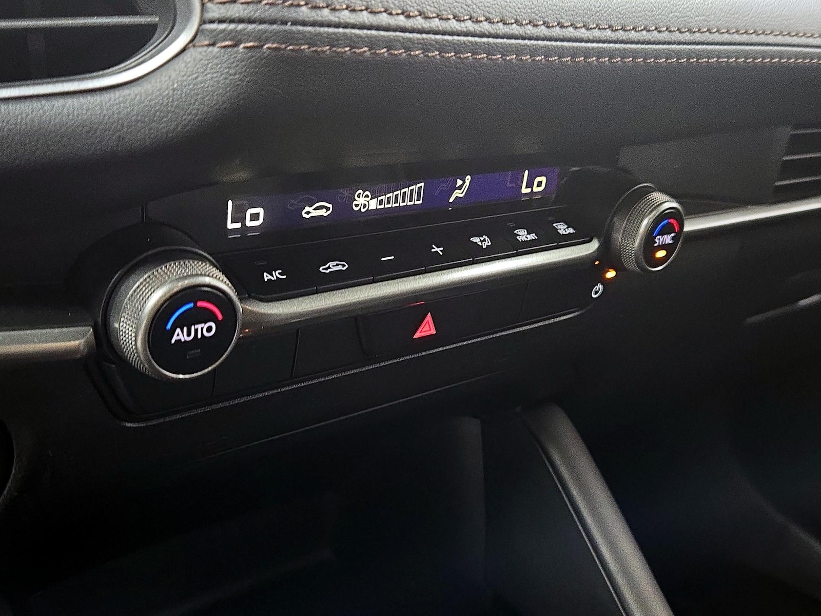 2024 Mazda Mazda3 Select Sport - Photo 17
