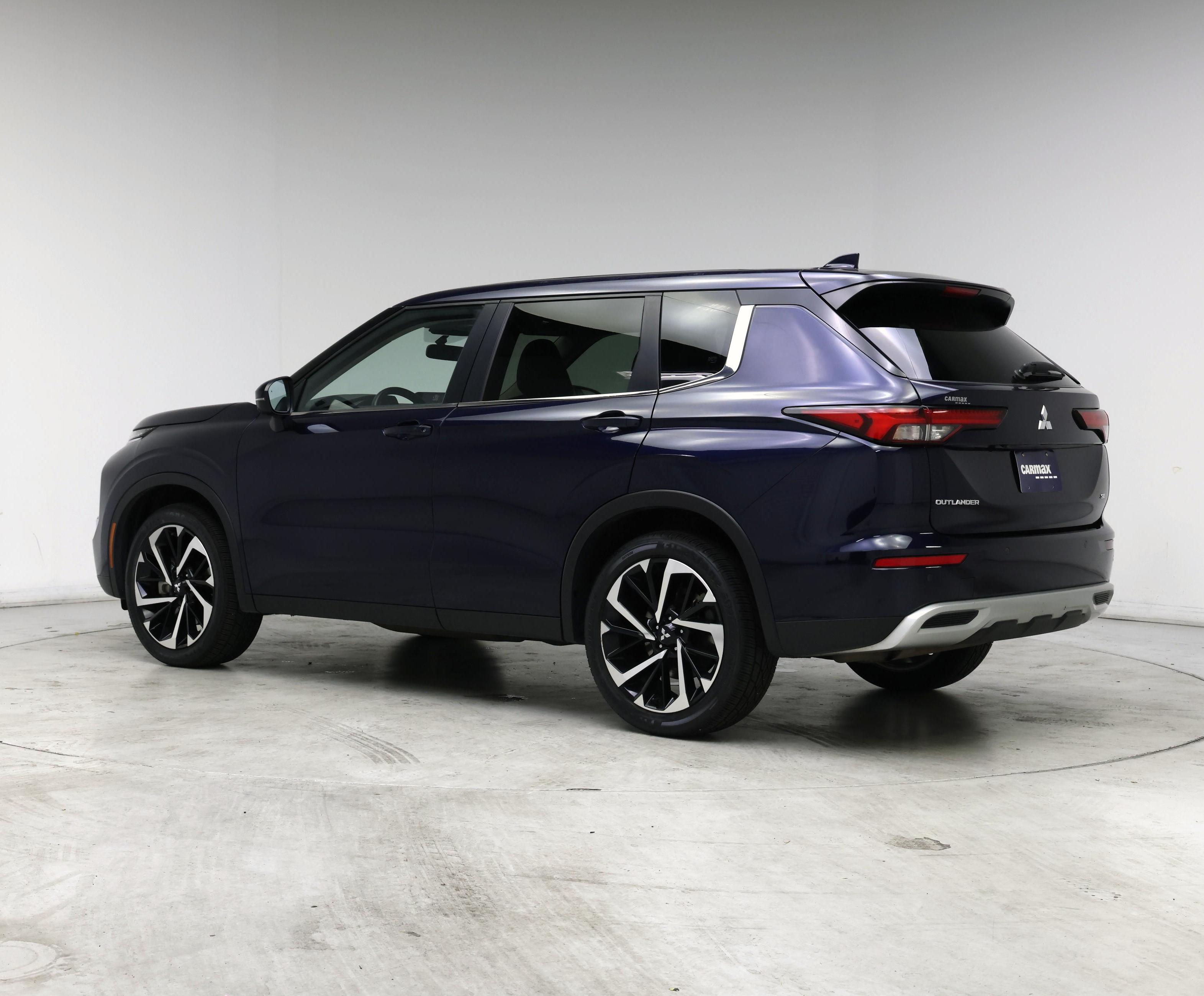 Thumbnail: 2024 Mitsubishi Outlander - 2