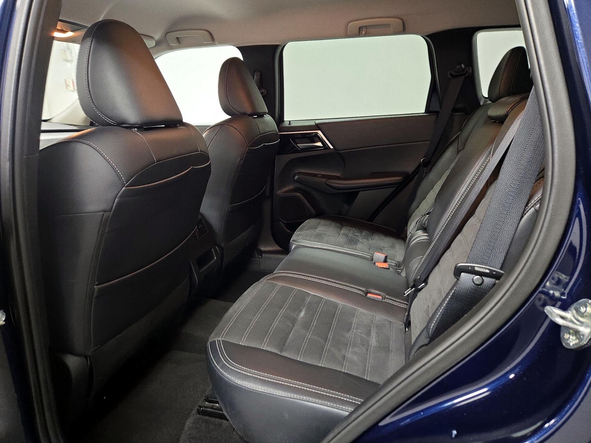 Thumbnail: 2024 Mitsubishi Outlander - 20