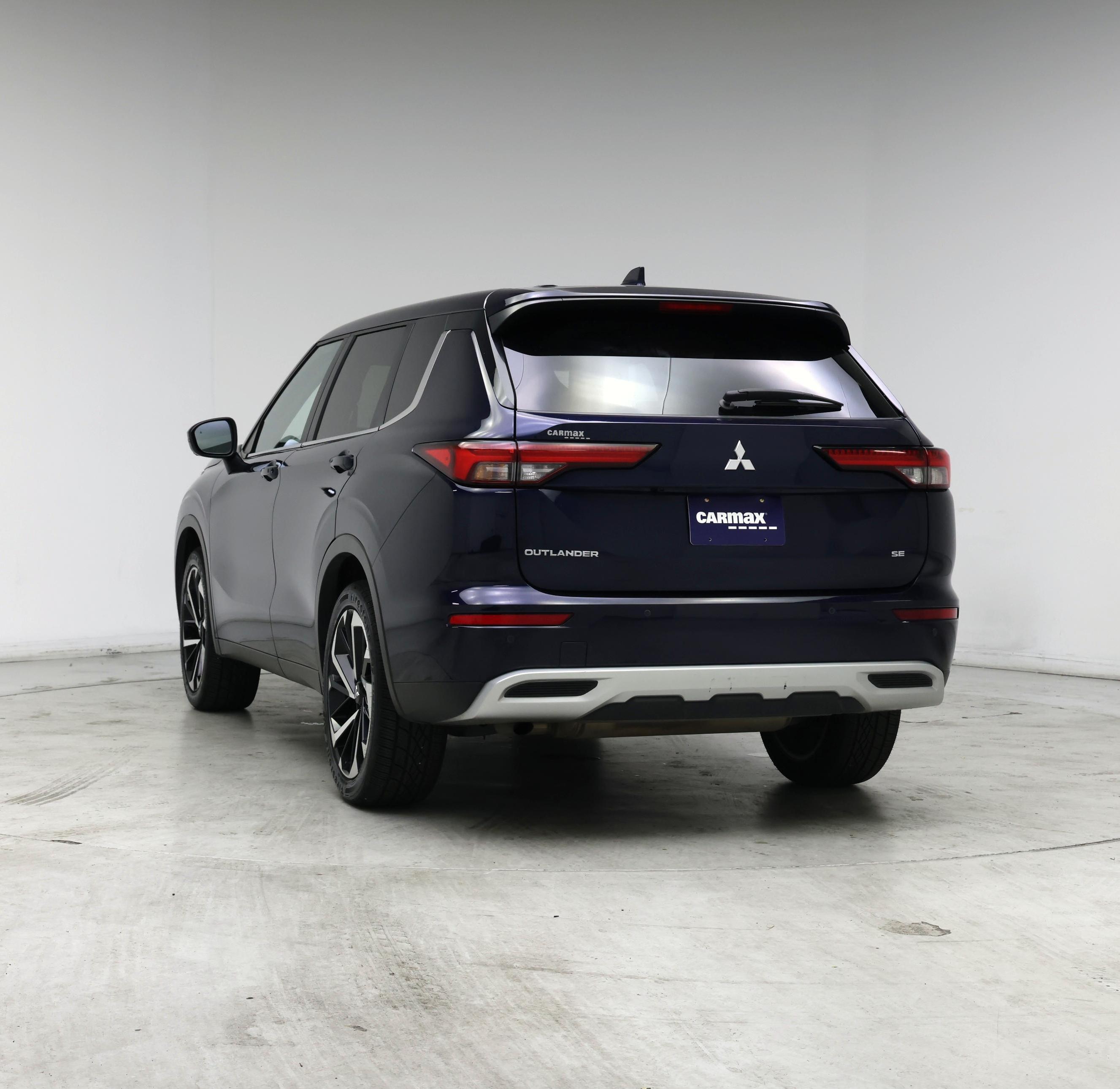 Thumbnail: 2024 Mitsubishi Outlander - 6
