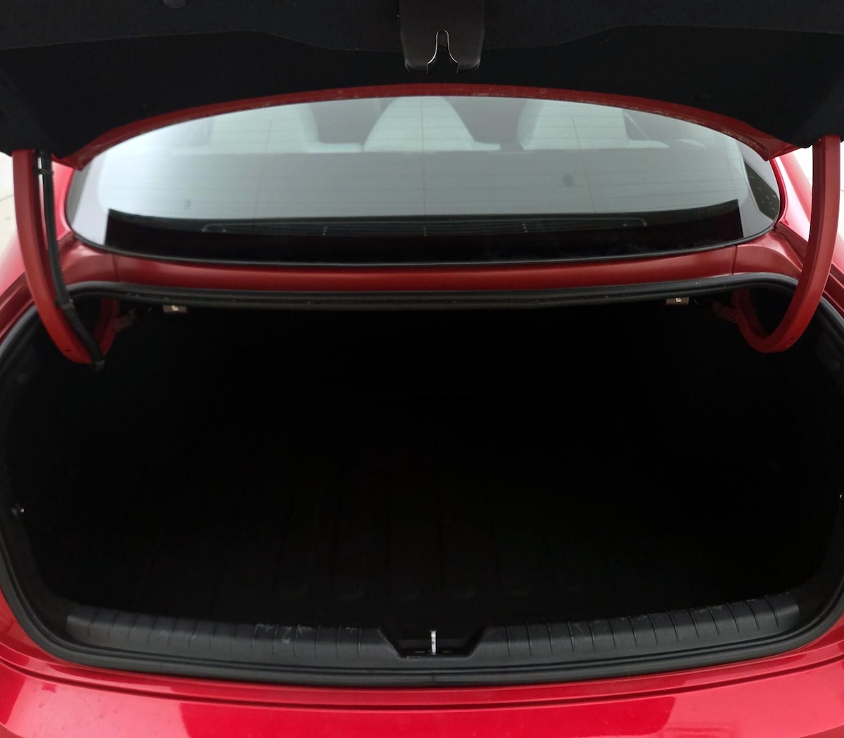 Trunk/Cargo (Seats Up)