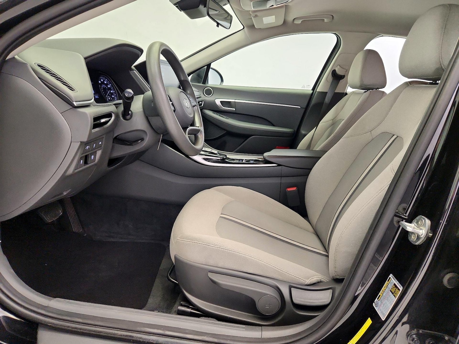 2020 Hyundai Sonata SE - Photo 12