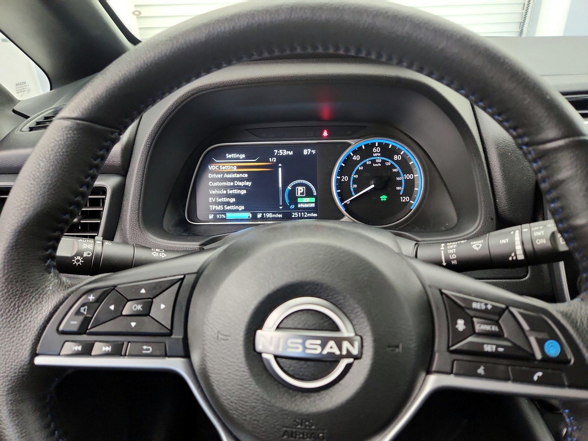 Thumbnail: 2025 Nissan Leaf - 10