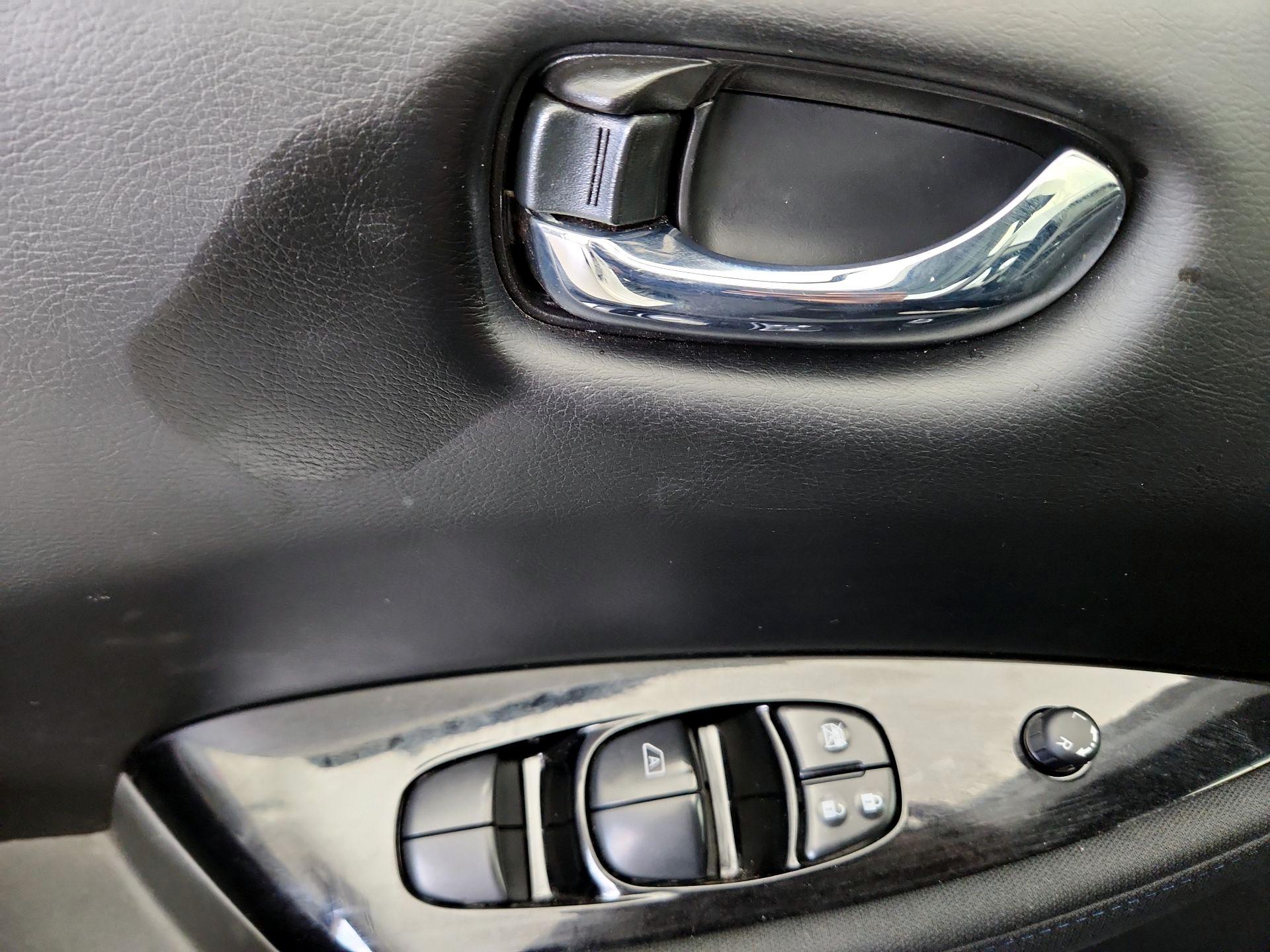 Thumbnail: 2025 Nissan Leaf - 12