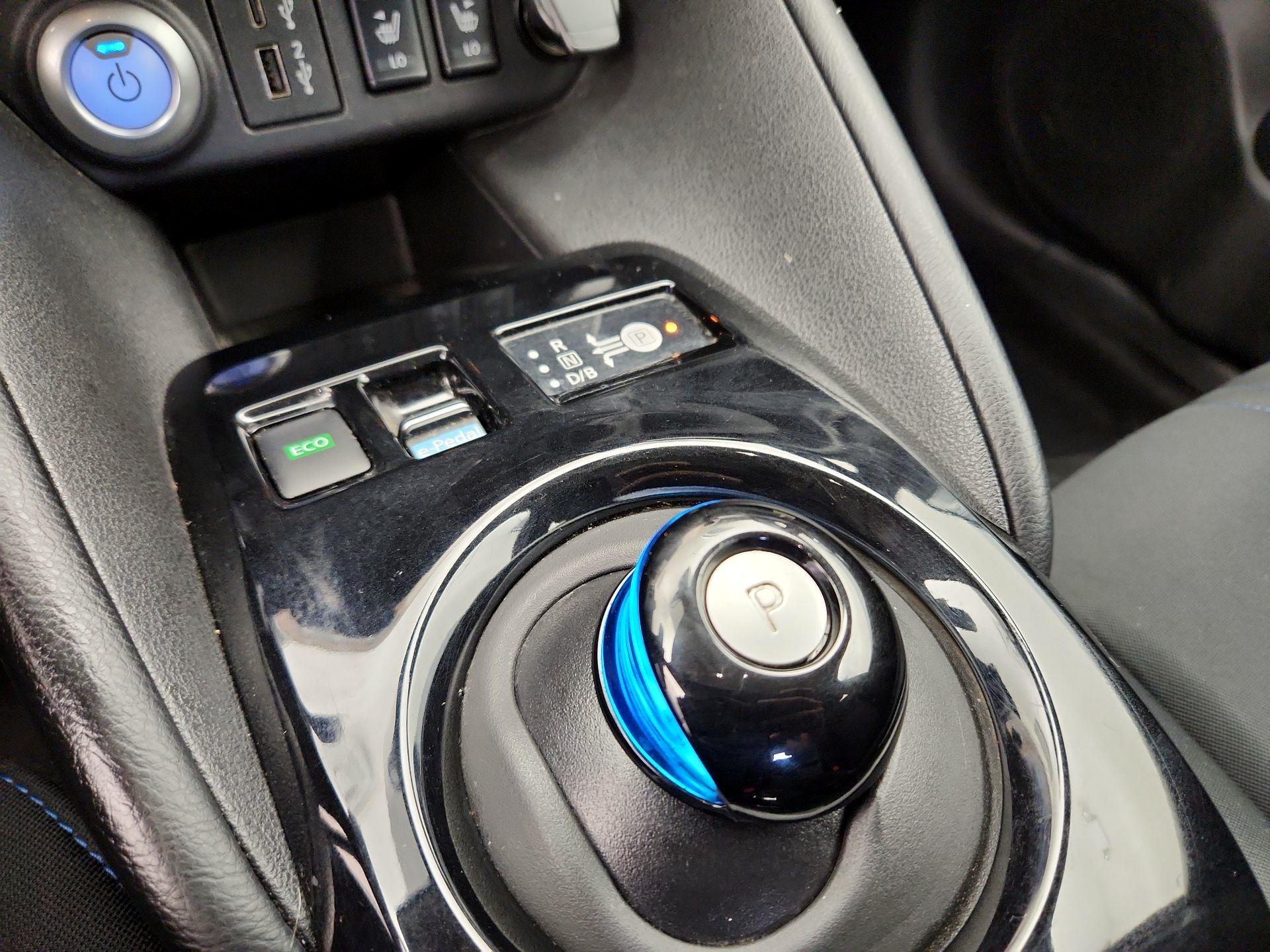 Thumbnail: 2025 Nissan Leaf - 18