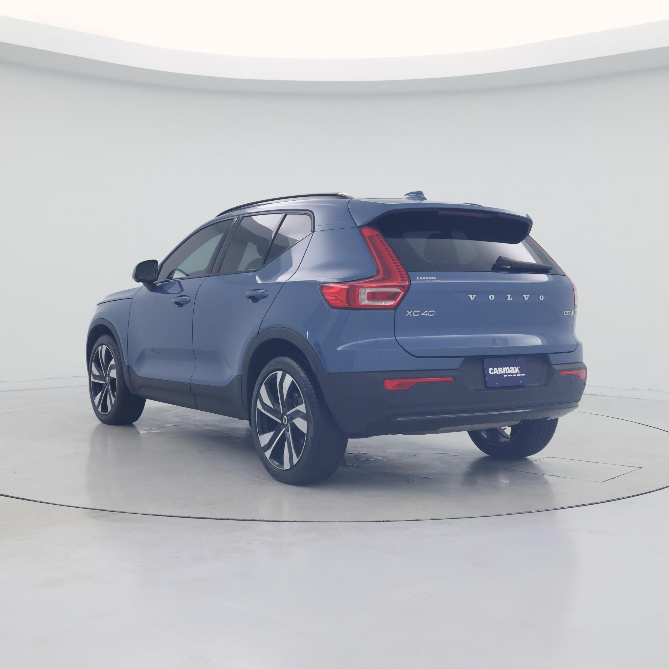 Thumbnail: 2025 Volvo XC40 - 2