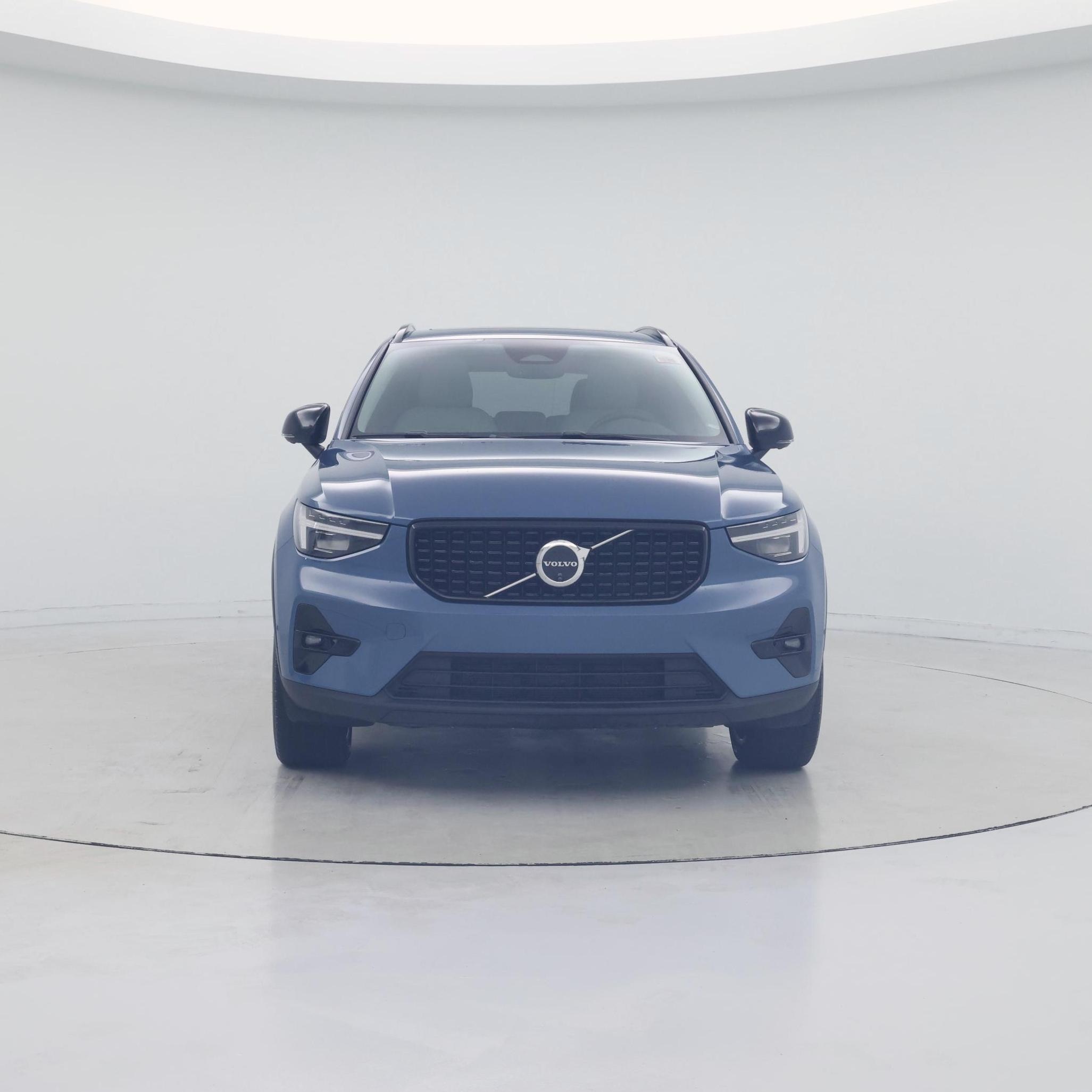 Thumbnail: 2025 Volvo XC40 - 5
