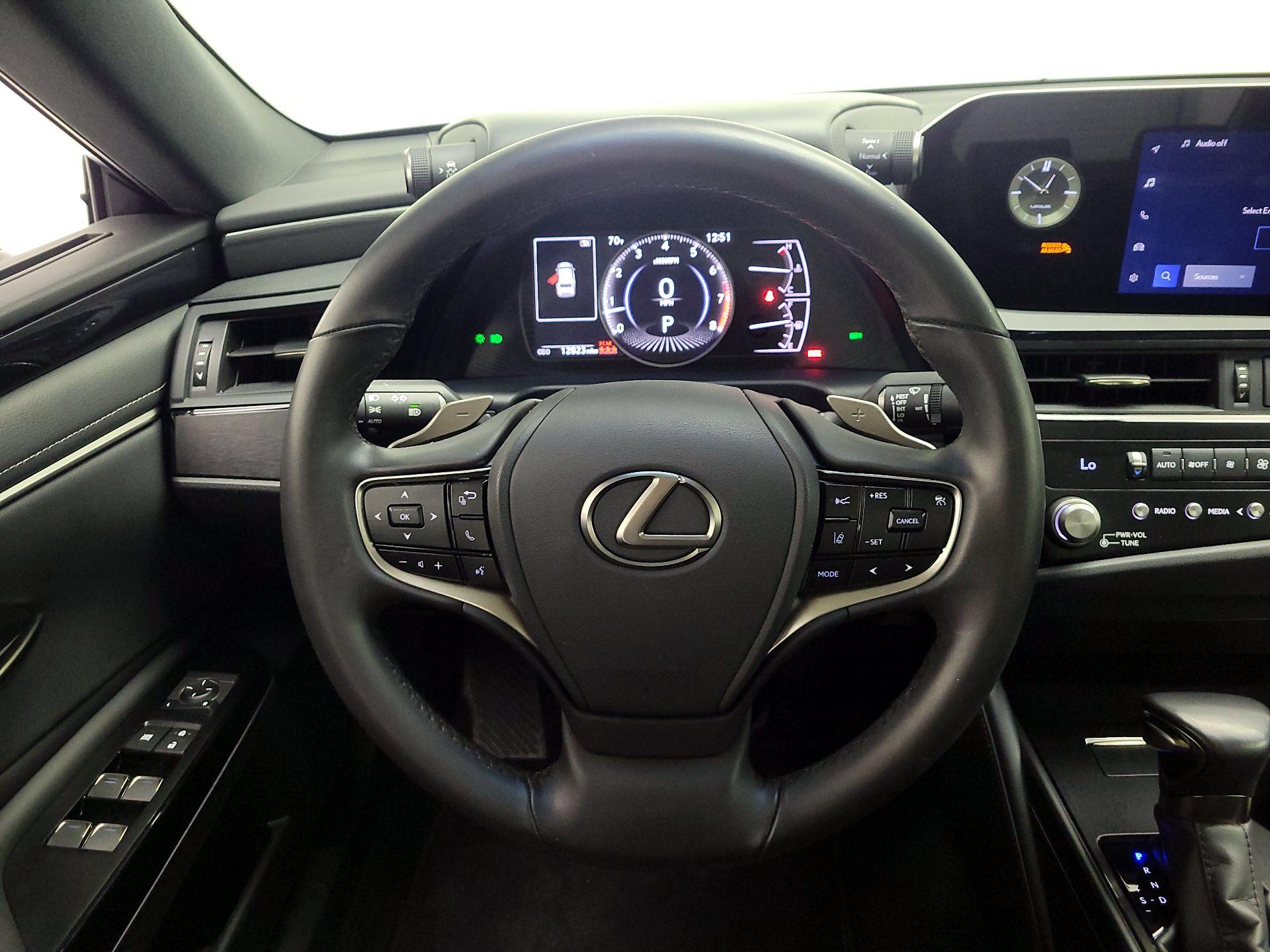 Thumbnail: 2024 Lexus ES - 10