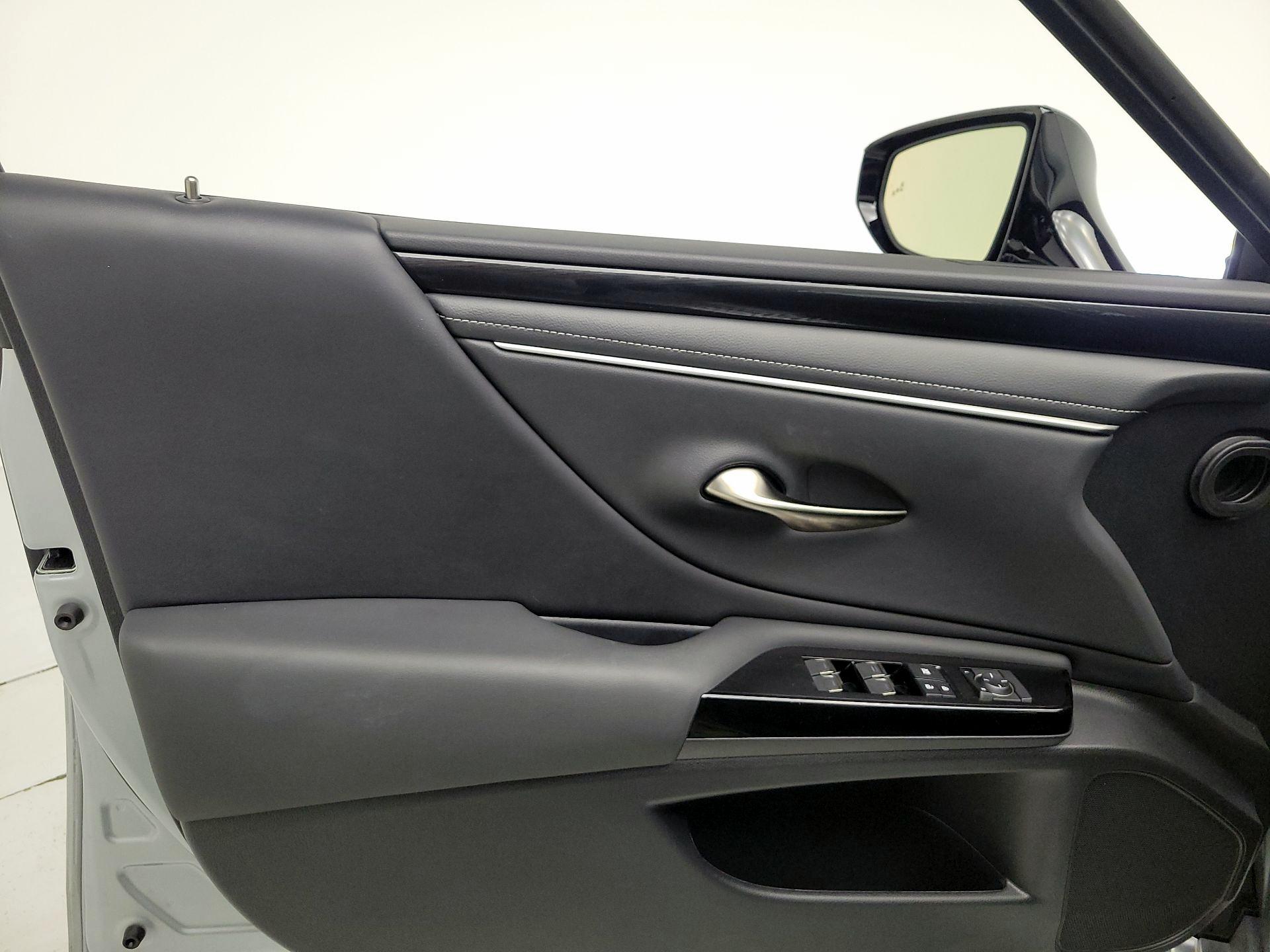 Thumbnail: 2024 Lexus ES - 12