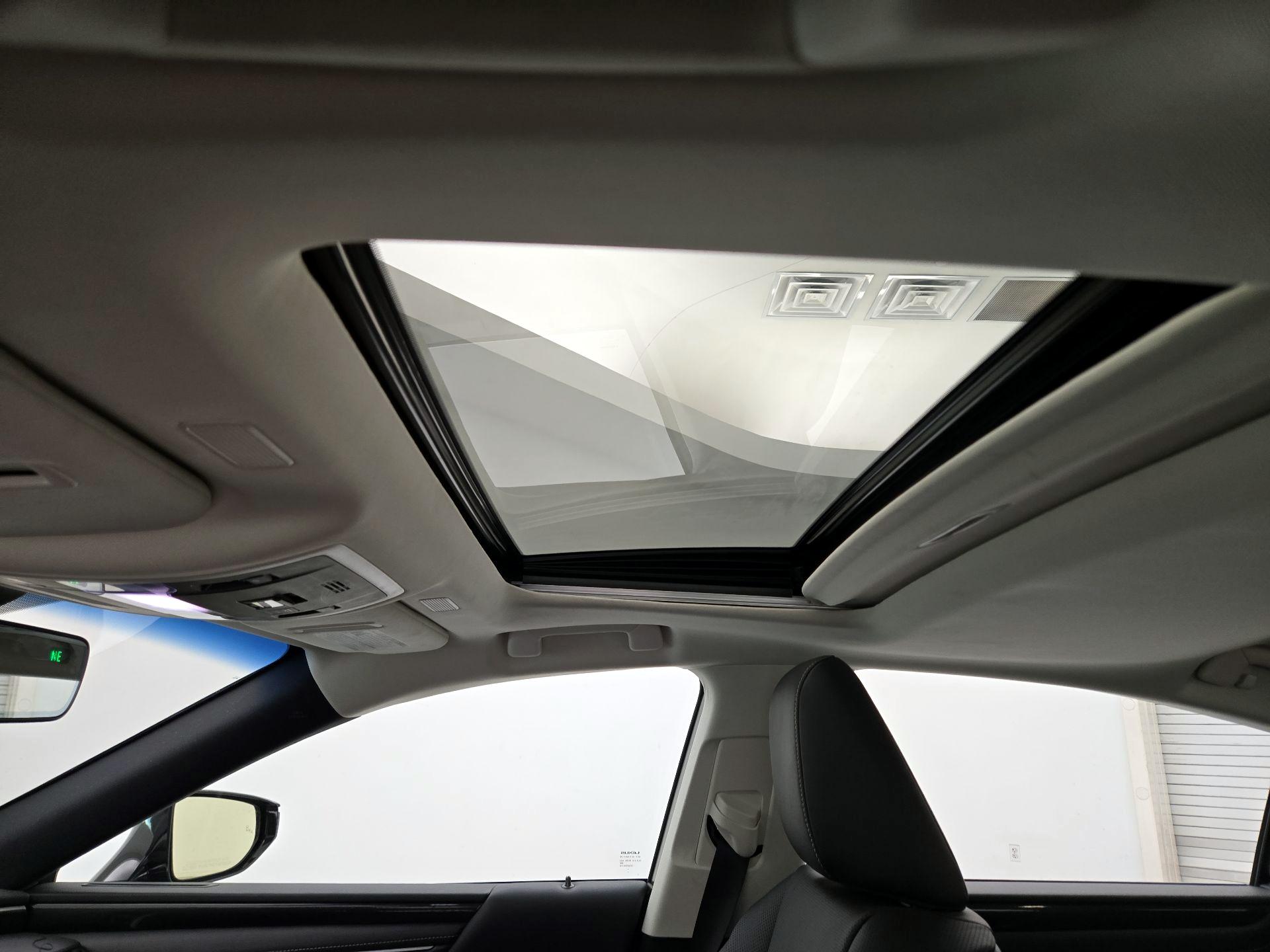 Thumbnail: 2024 Lexus ES - 19