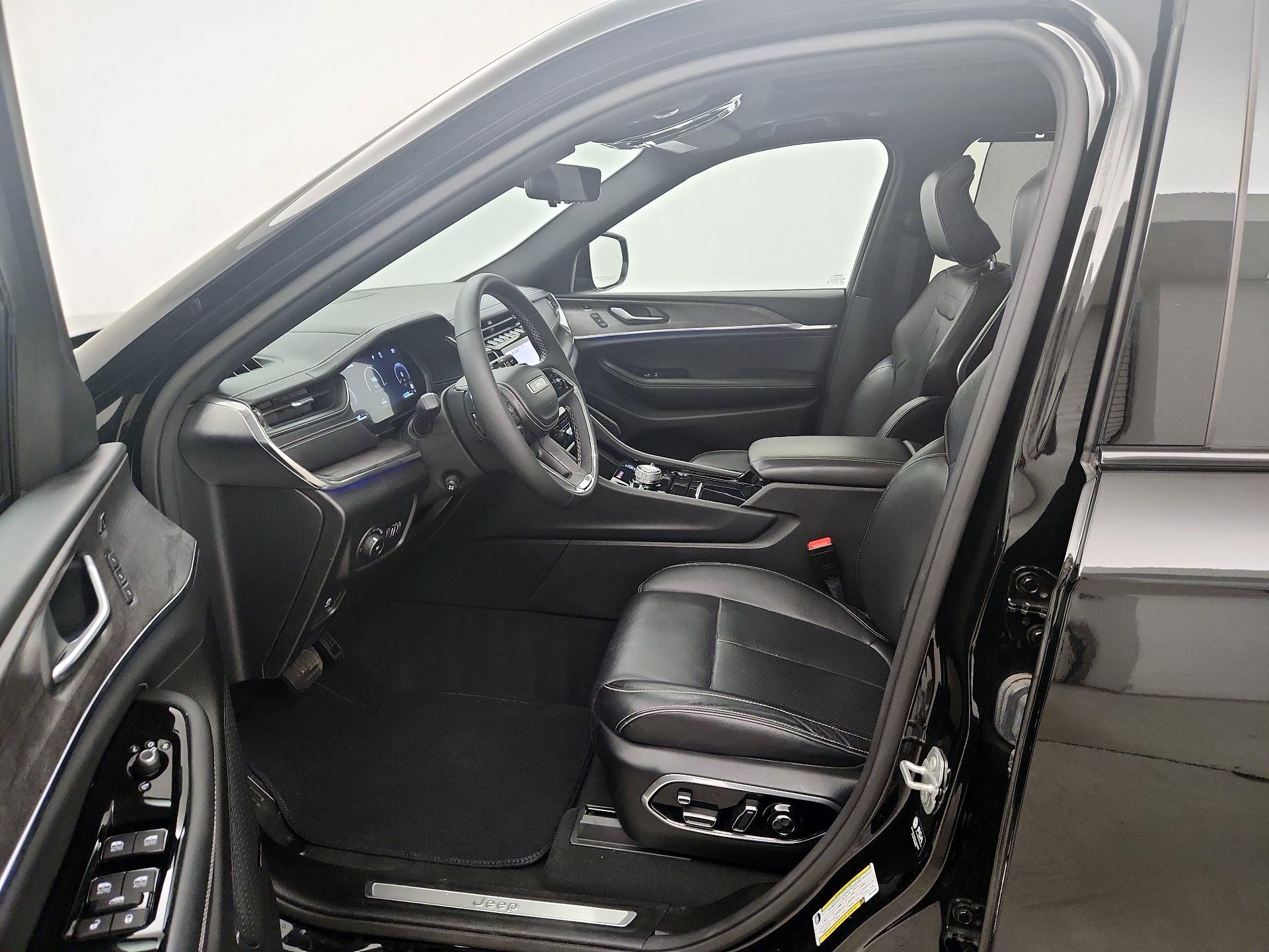Thumbnail: 2023 Jeep Grand Cherokee L - 11