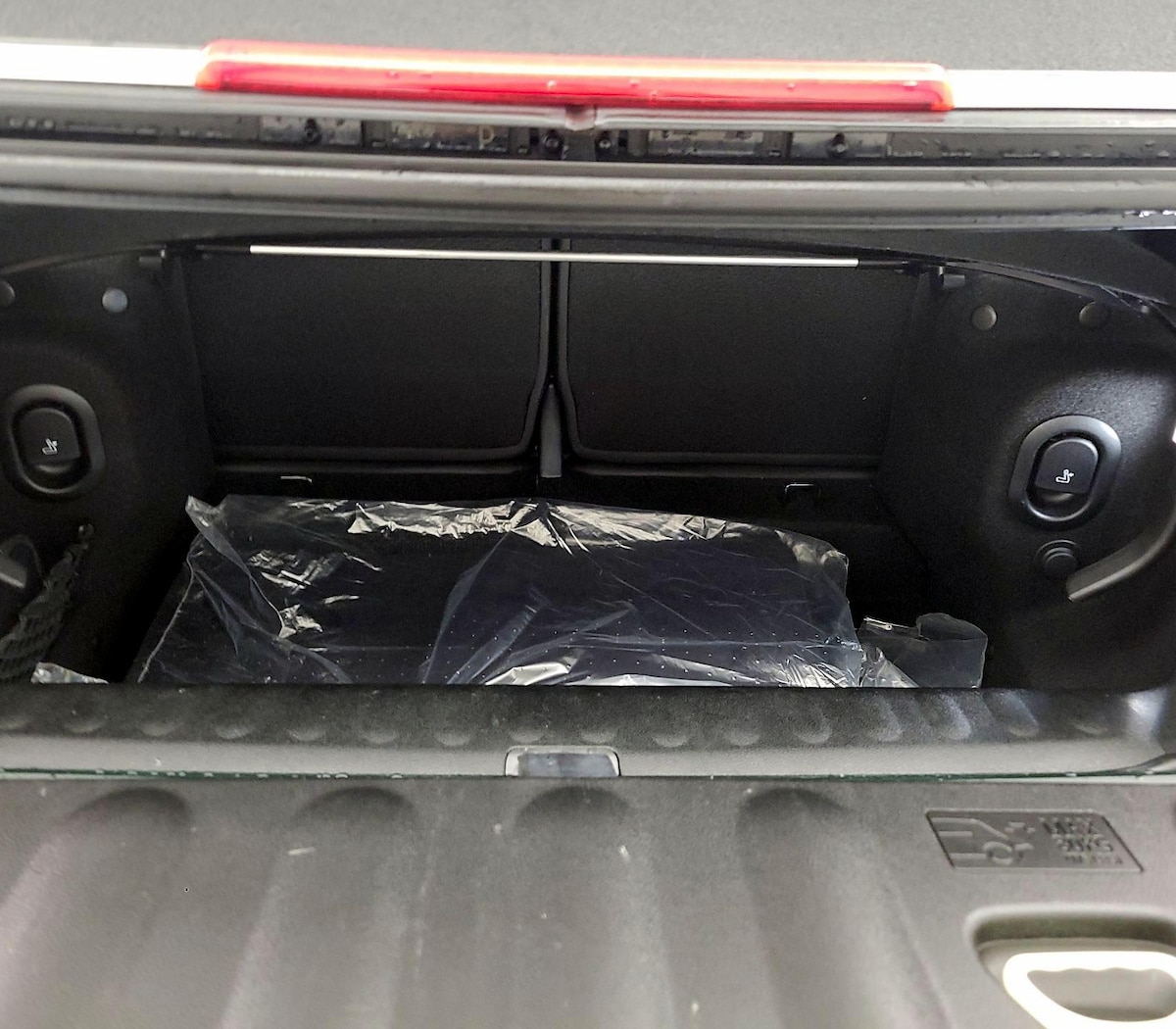 Trunk/Cargo (Seats Up)