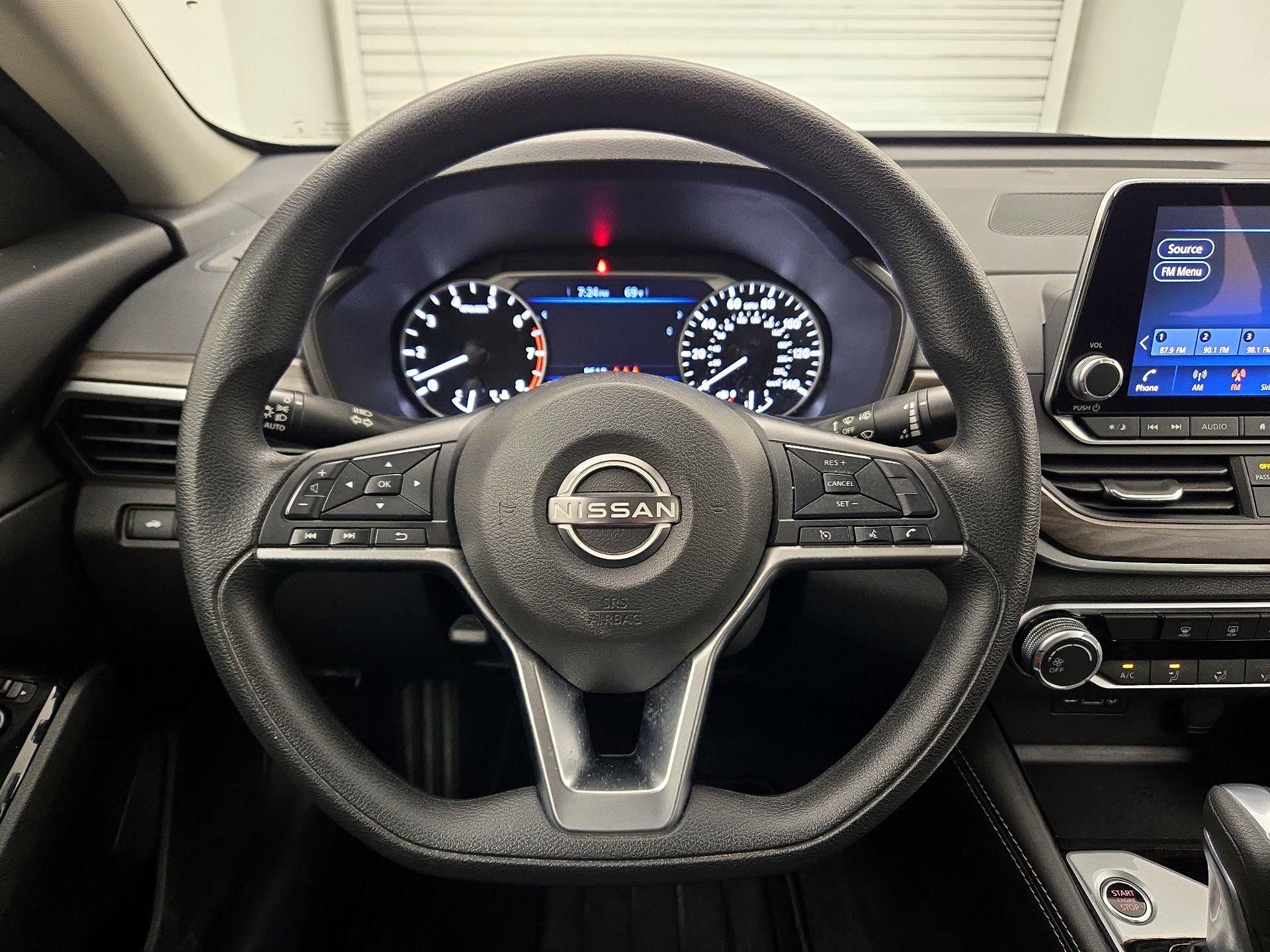 Thumbnail: 2023 Nissan Altima - 10