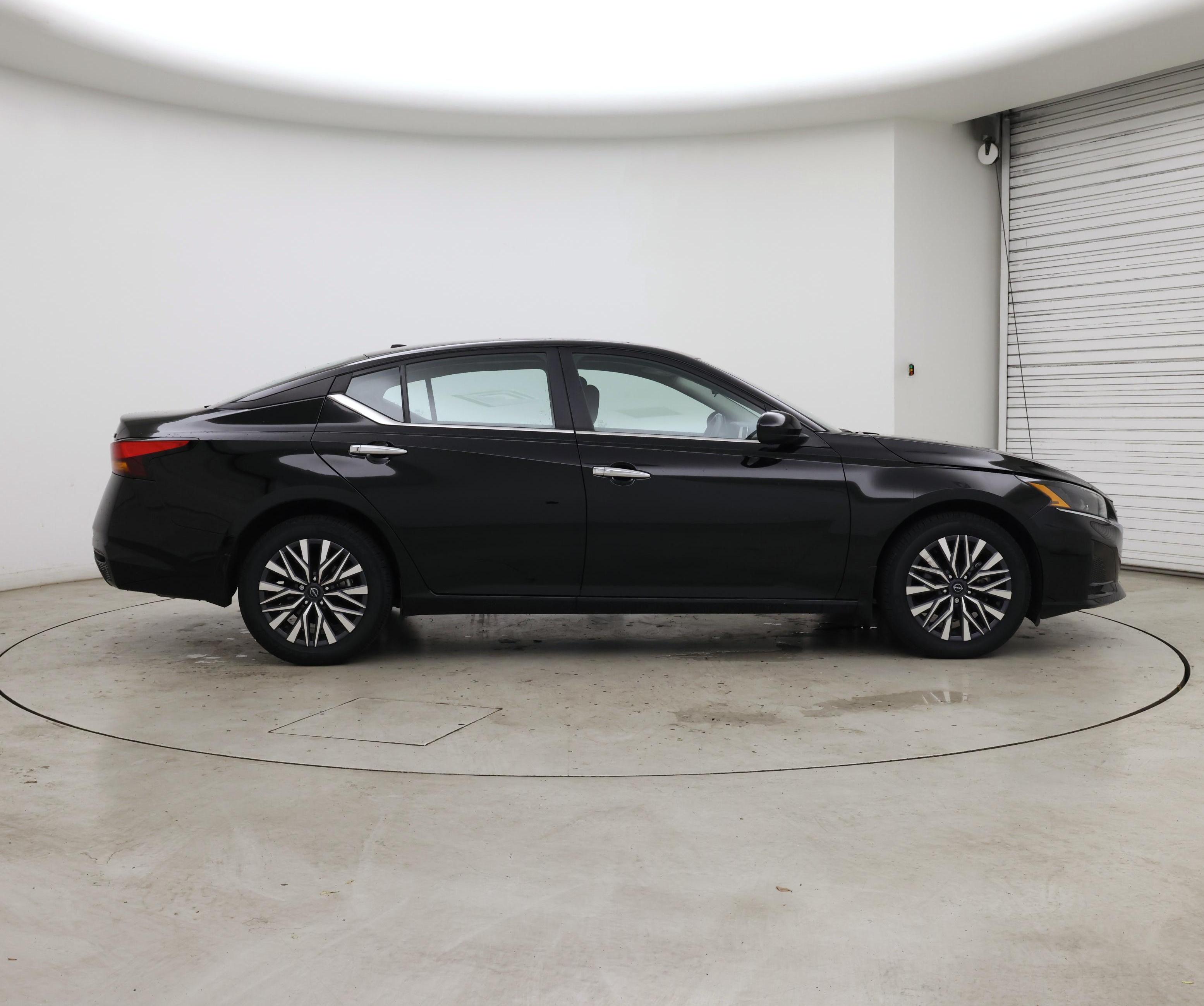 Thumbnail: 2023 Nissan Altima - 7