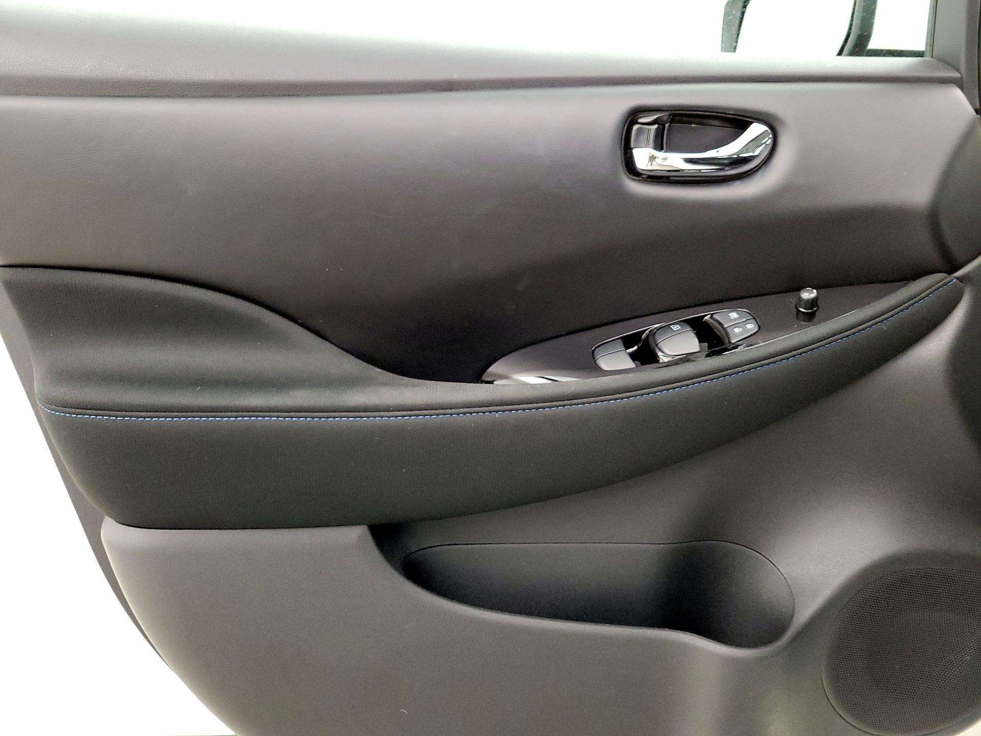 Thumbnail: 2024 Nissan Leaf - 12