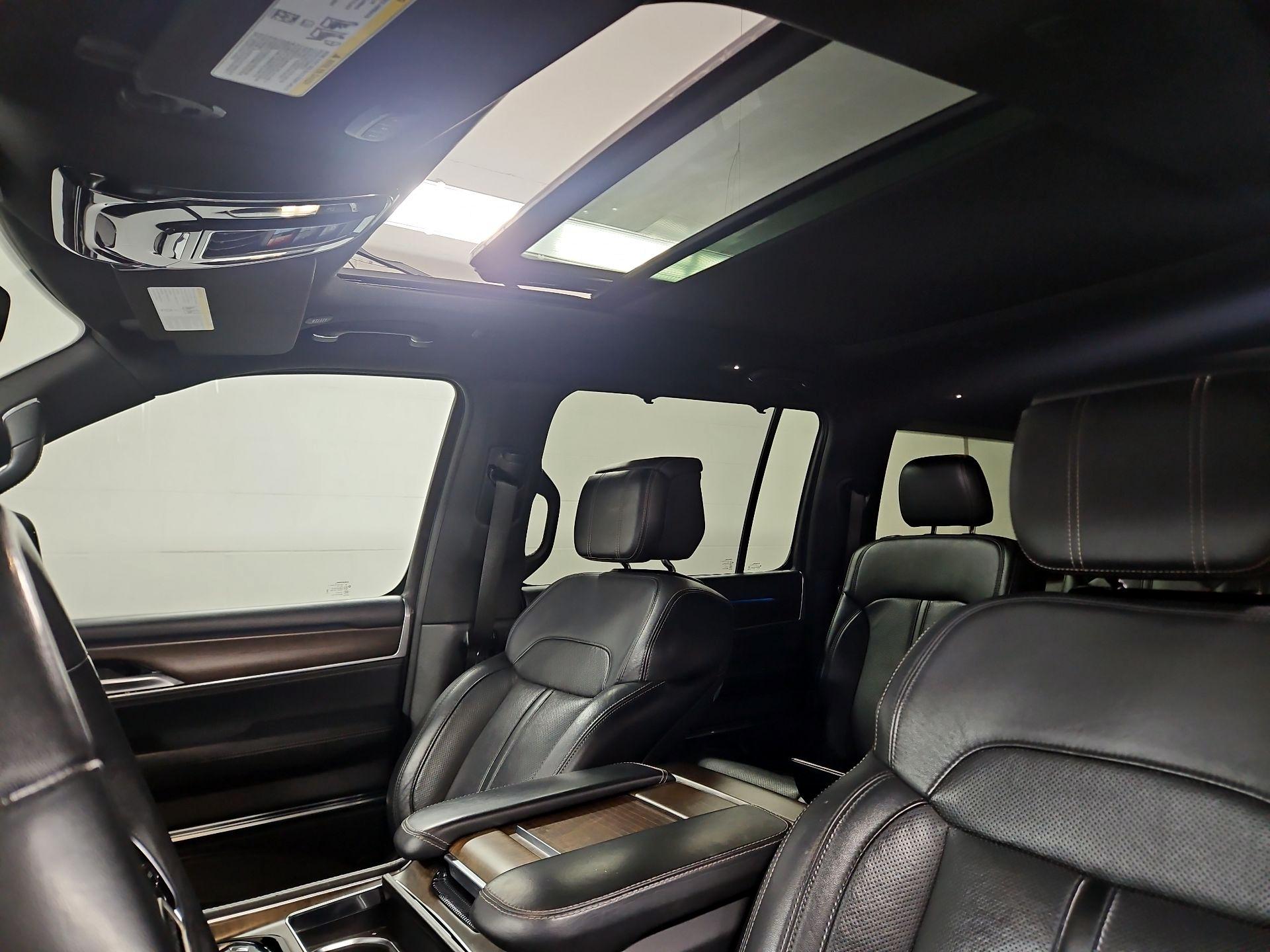Thumbnail: 2024 Jeep Grand Wagoneer L - 20