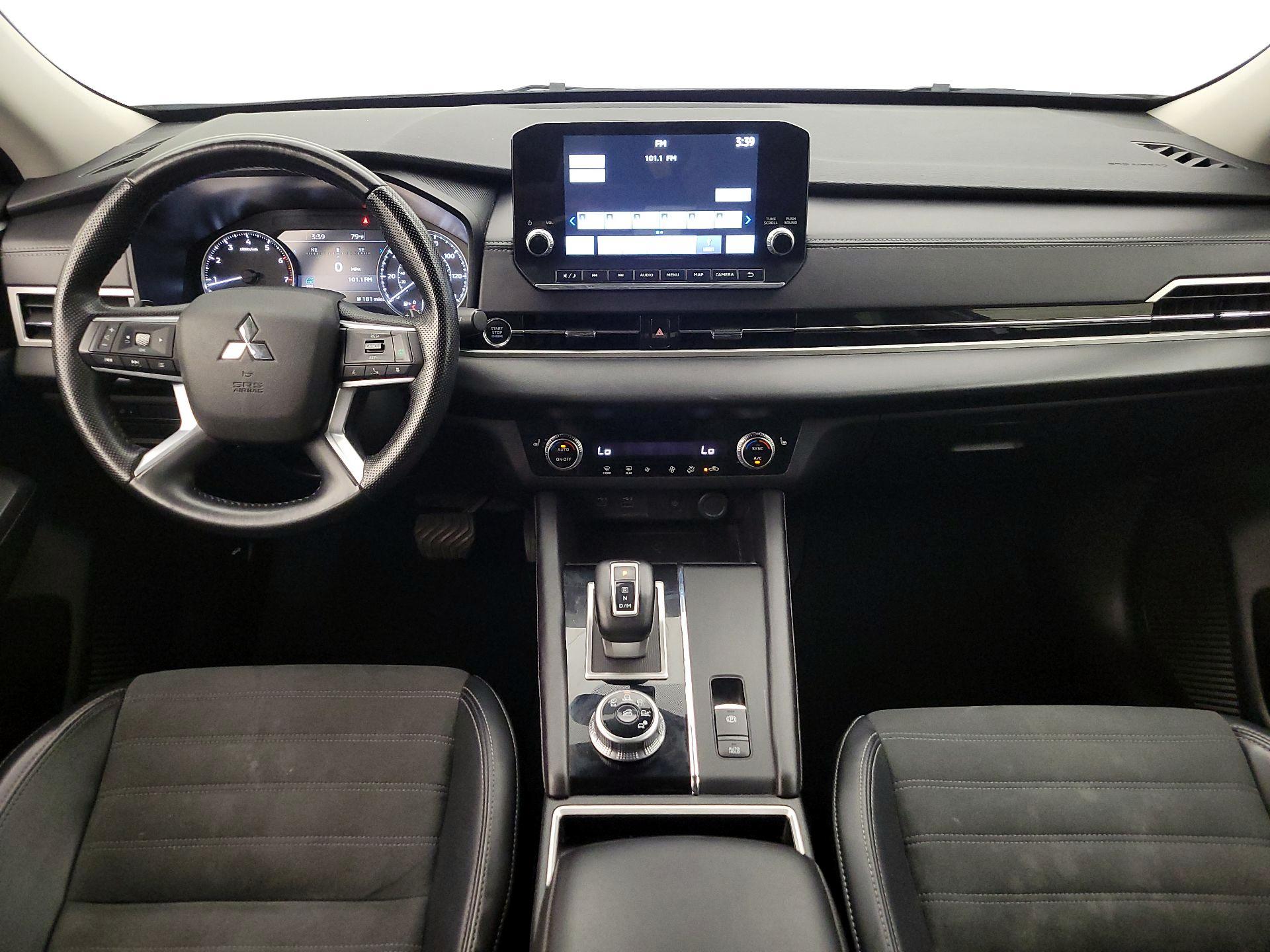 Thumbnail: 2024 Mitsubishi Outlander - 9