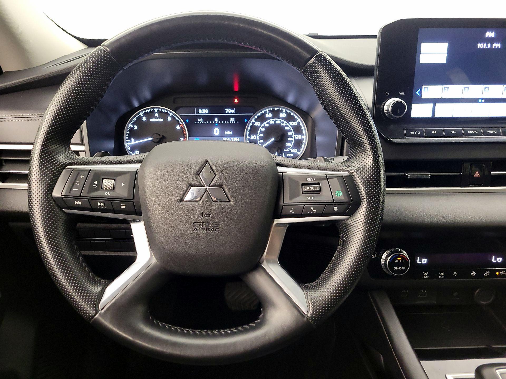 Thumbnail: 2024 Mitsubishi Outlander - 10