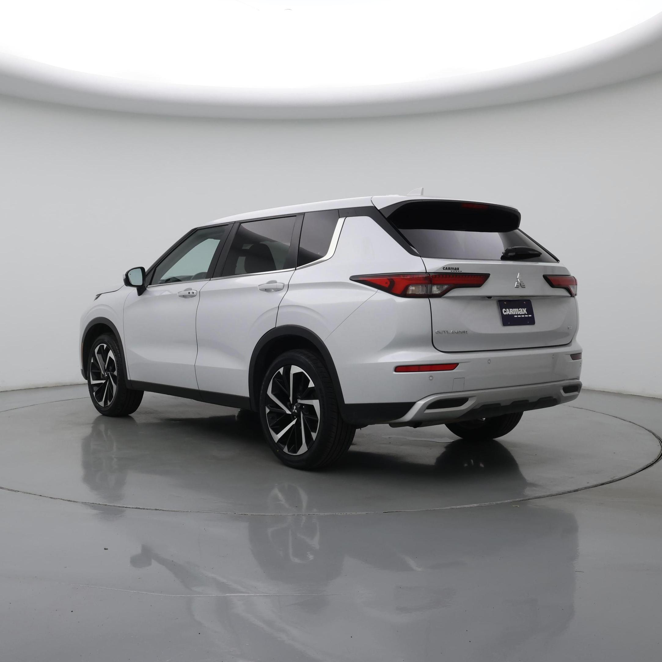 Thumbnail: 2024 Mitsubishi Outlander - 2