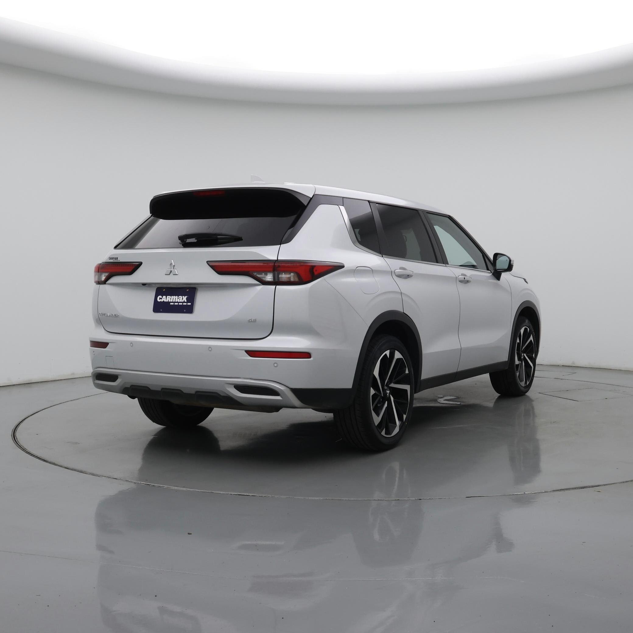 Thumbnail: 2024 Mitsubishi Outlander - 8