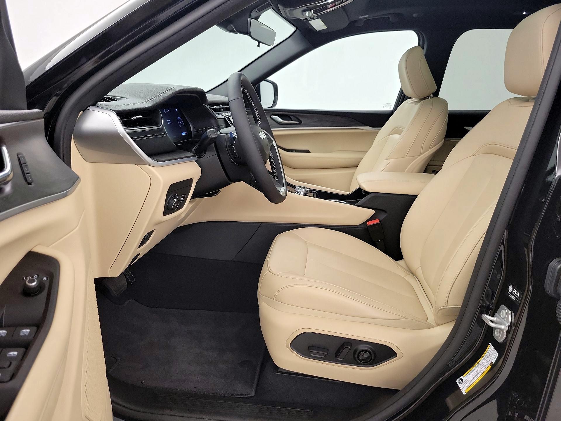 Thumbnail: 2025 Jeep Grand Cherokee - 11