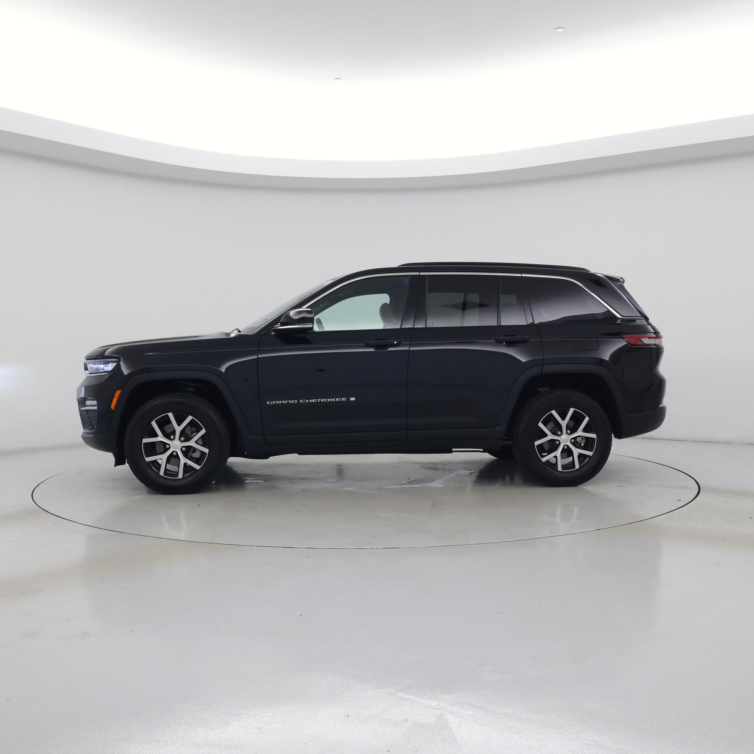 Thumbnail: 2025 Jeep Grand Cherokee - 3