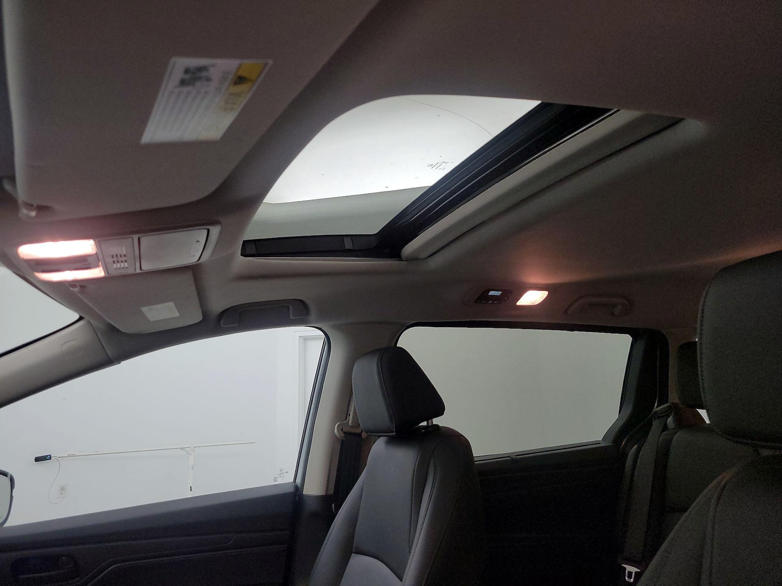 Sunroof(s) & Overhead Airbags