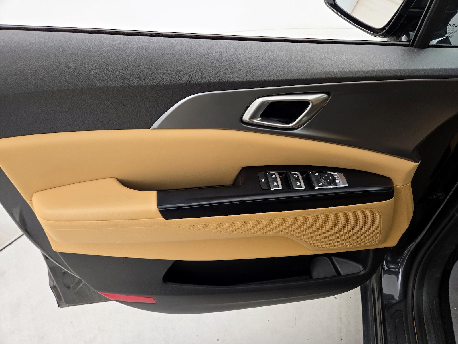 2024 Kia Carnival LX Seat Pkg - Photo 13
