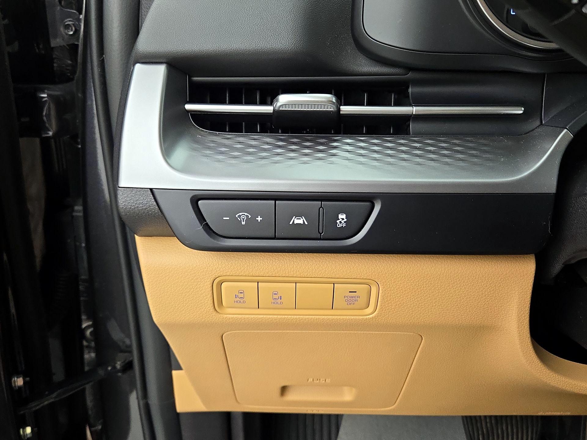 Thumbnail: 2024 Kia Carnival - 13